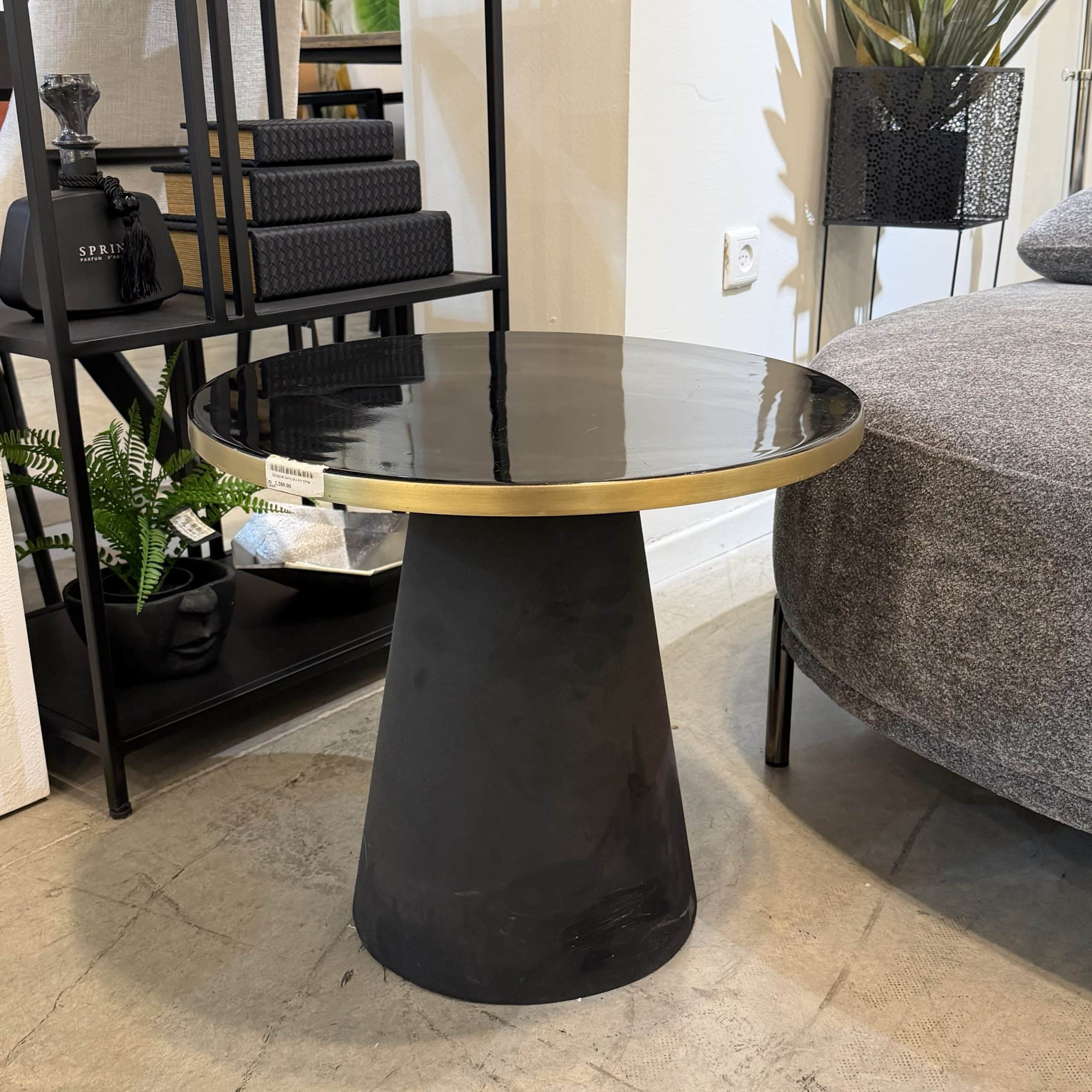 שולחן צד מעוצב קוזי בראס - חיסול מתצוגה!