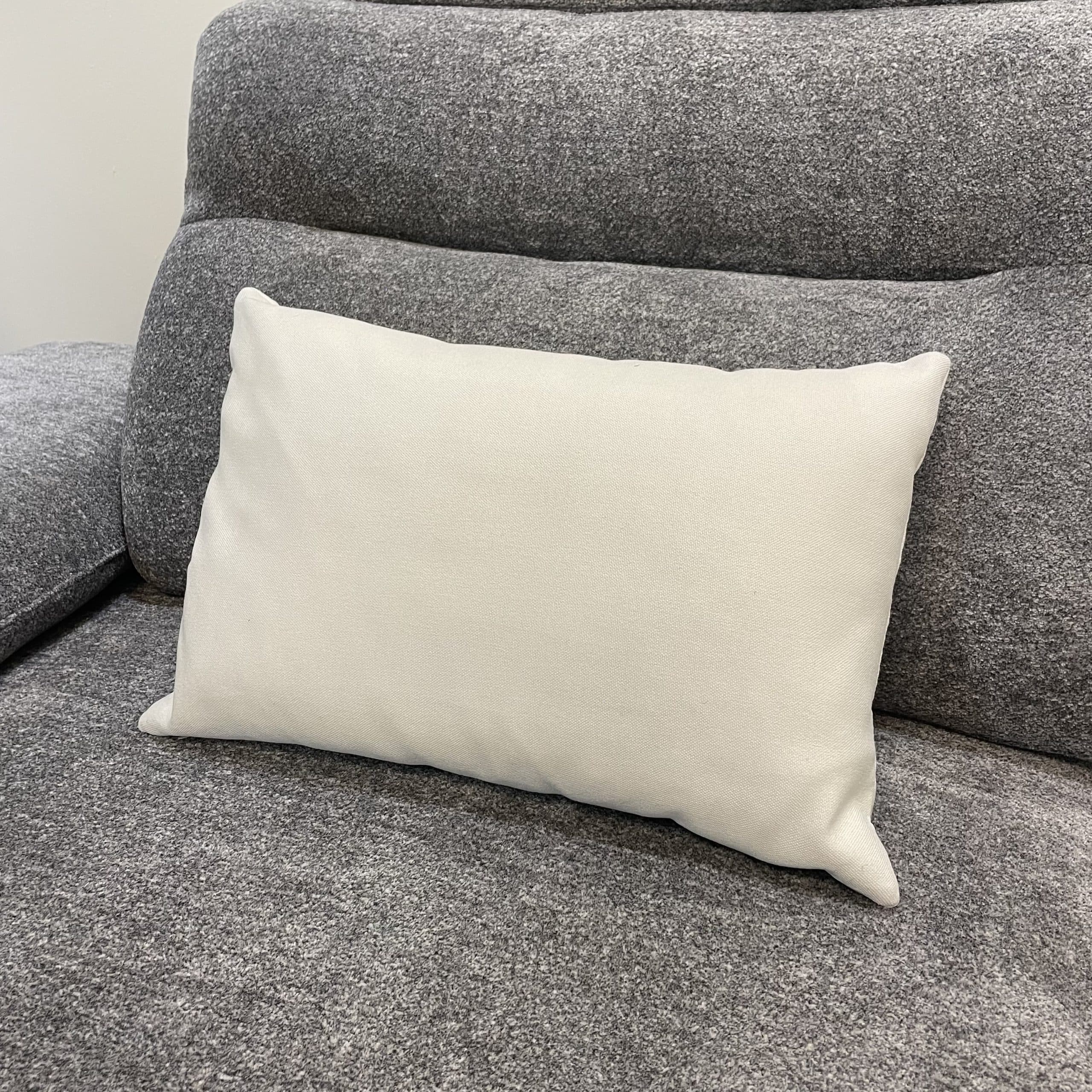 כרית נוי מלבנית שמנת דגם ליבי 50/30 ס״מ - אחרונה !