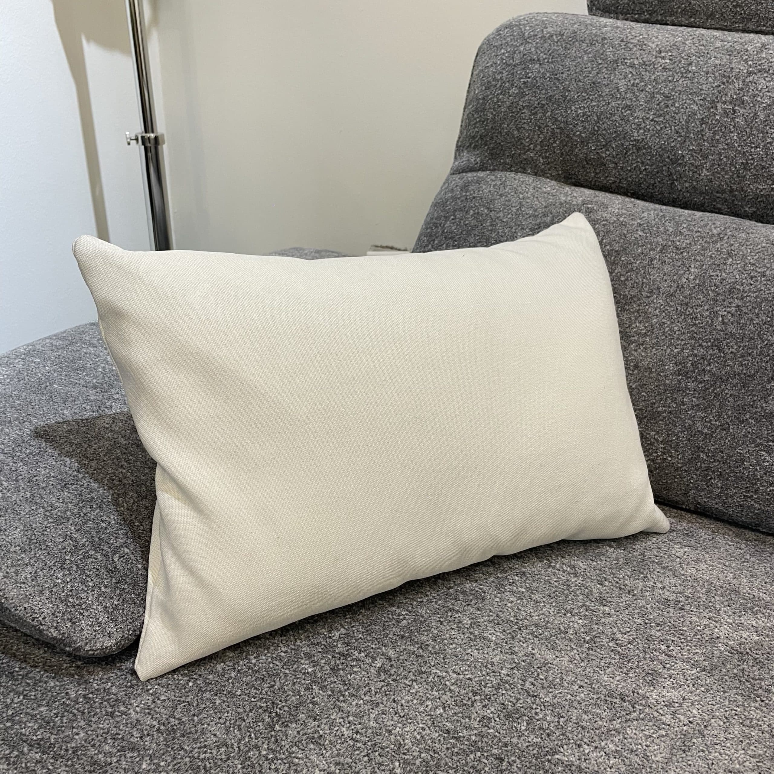 כרית נוי מלבנית שמנת דגם ליבי 50/30 ס״מ - אחרונה !