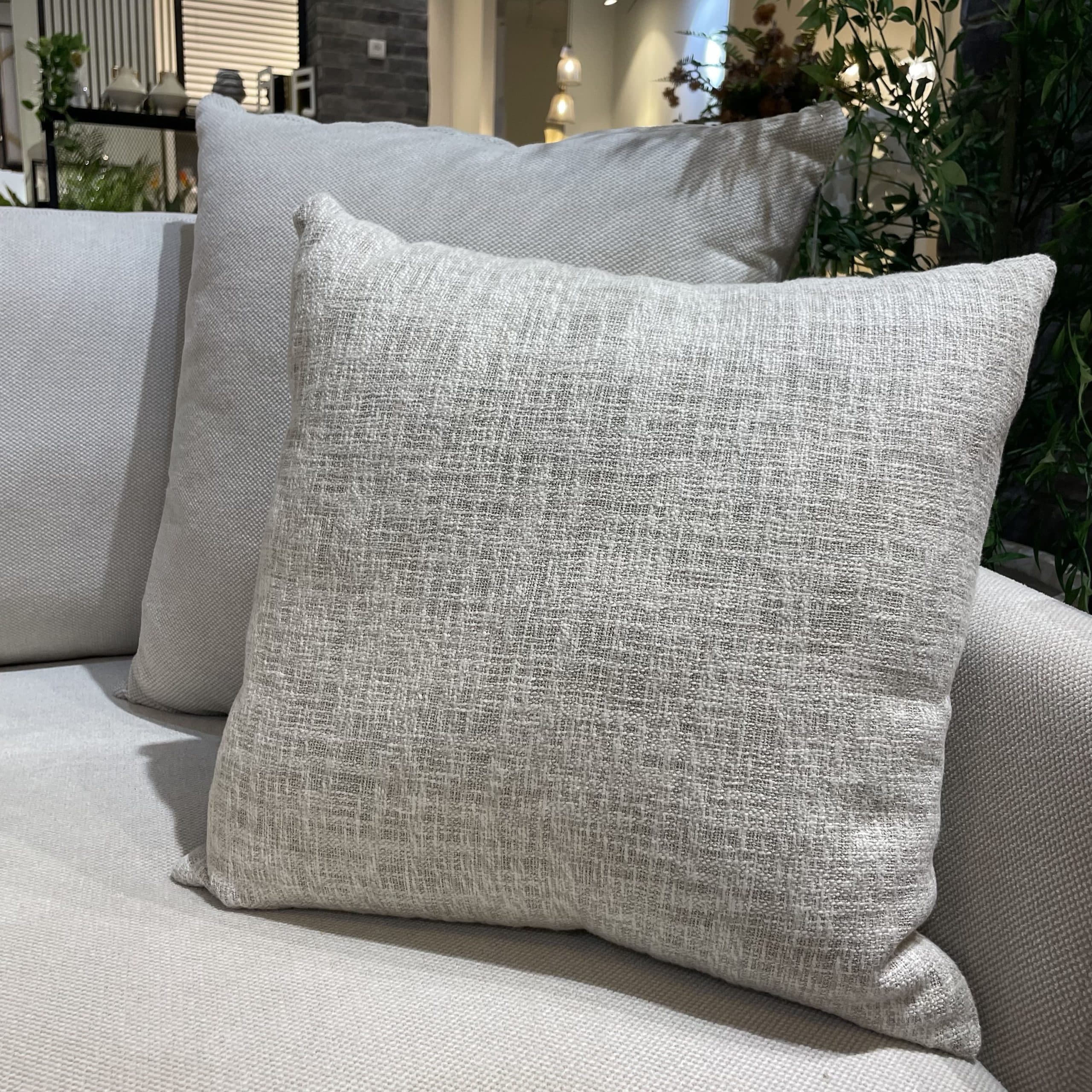 כרית נוי שמנת דגם לואי 50/50 ס״מ - אחרונה !