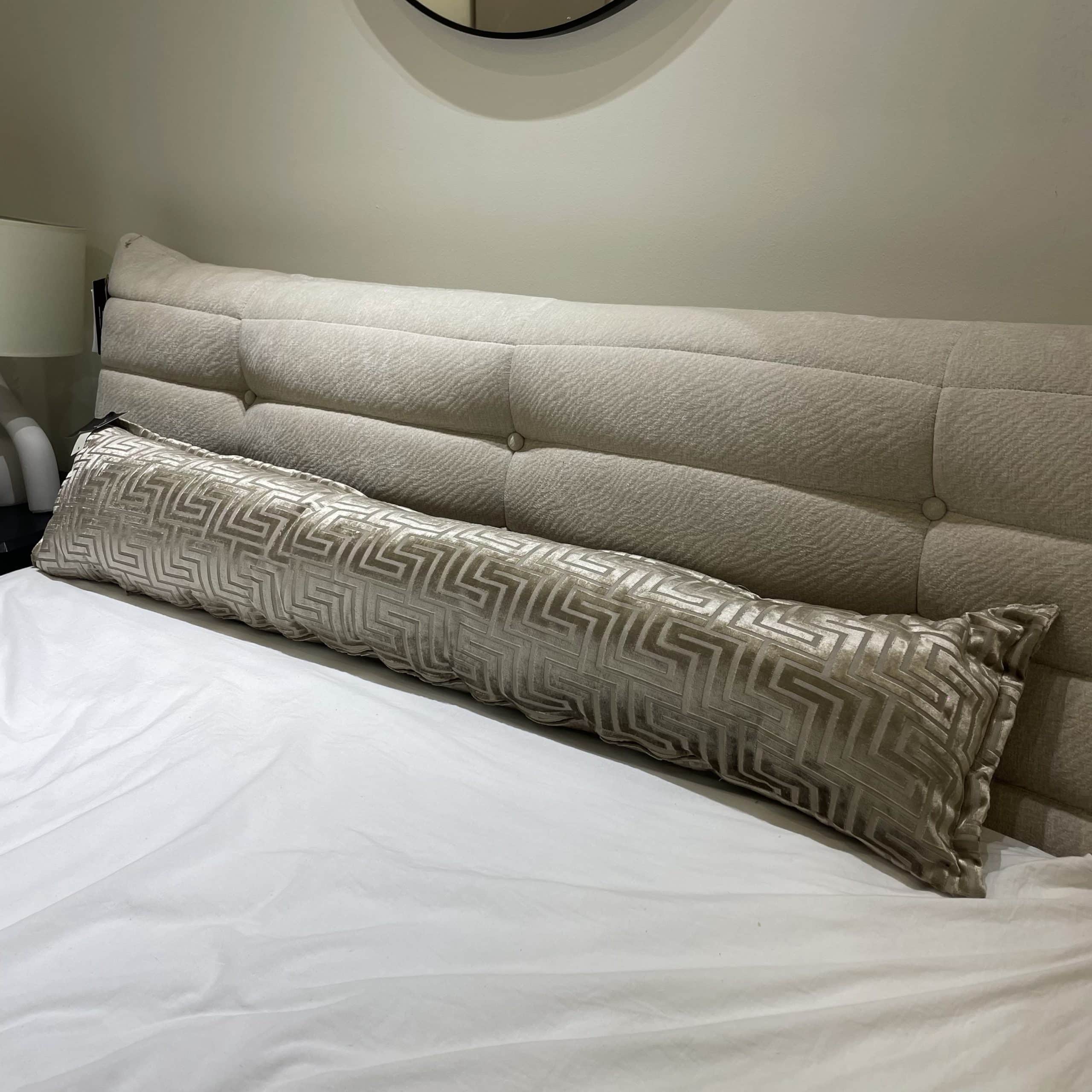 כרית יוקרתית דגם פנדי חום מבריק - אחרונה במלאי!