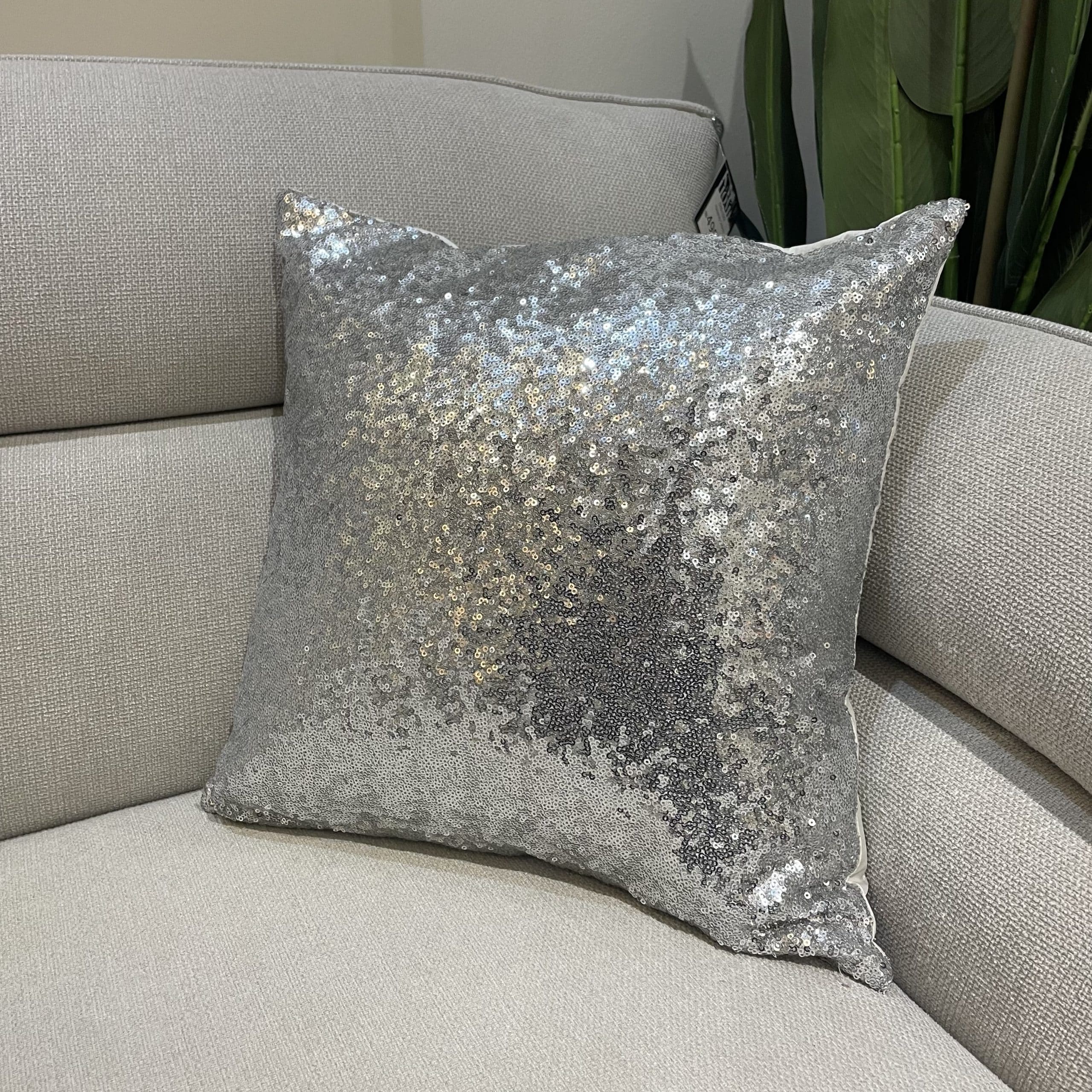 כרית נוי מרובעת דגם זוהר אפור בהיר 40/40 -אחרונה!