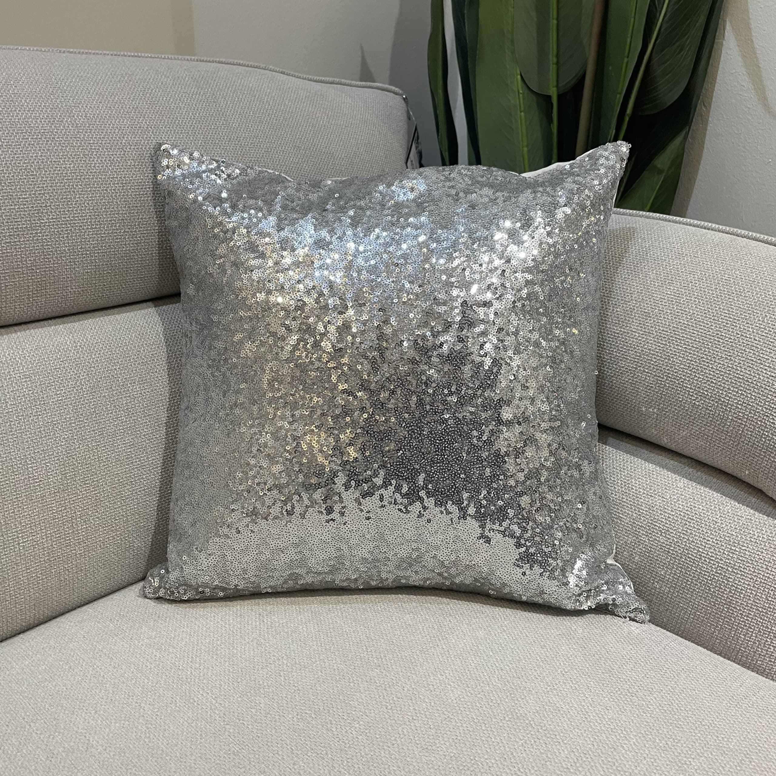 כרית נוי מרובעת דגם זוהר אפור בהיר 40/40 -אחרונה!