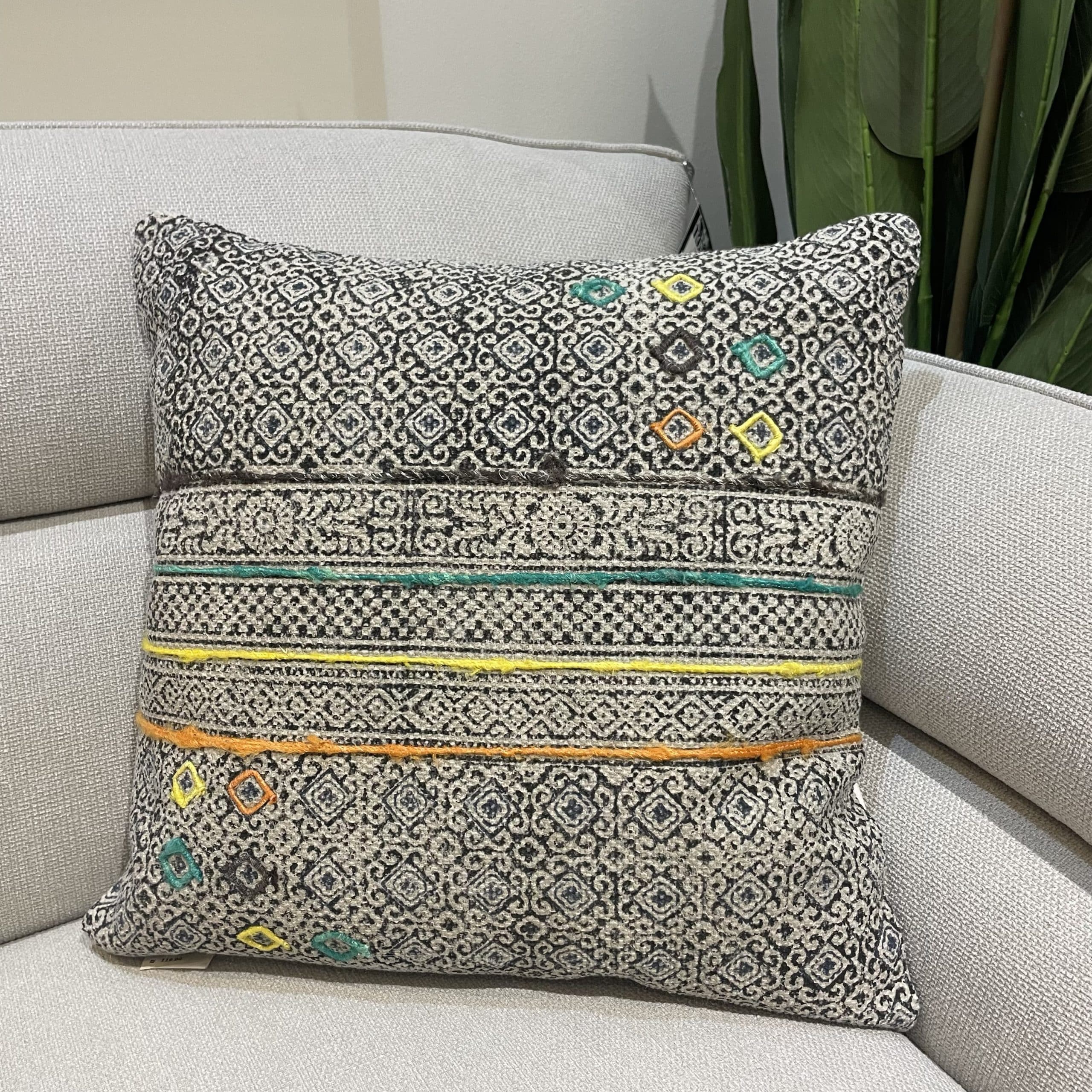 כרית מרובעת מוד מיד צבעוני 45/45 - אחרונה!