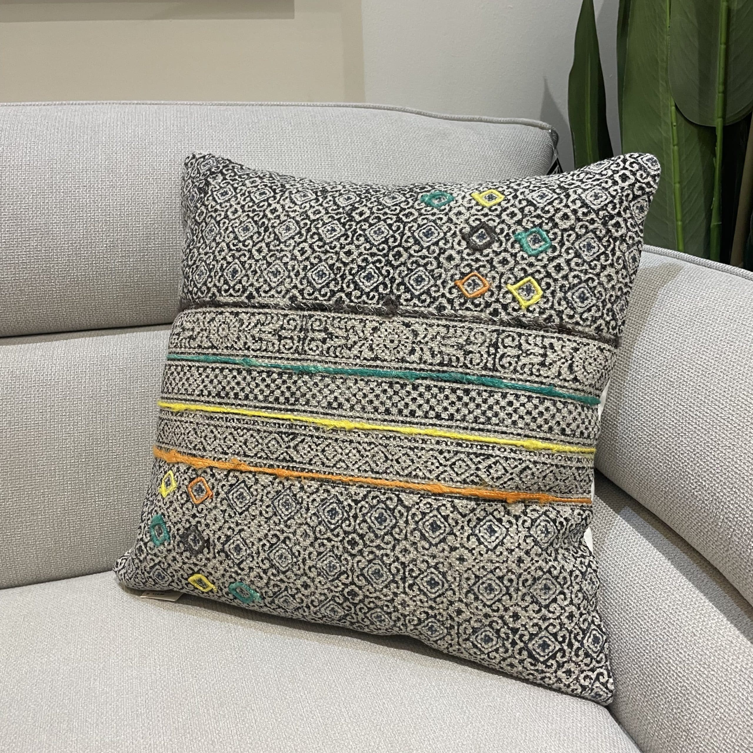 כרית מרובעת מוד מיד צבעוני 45/45 - אחרונה!