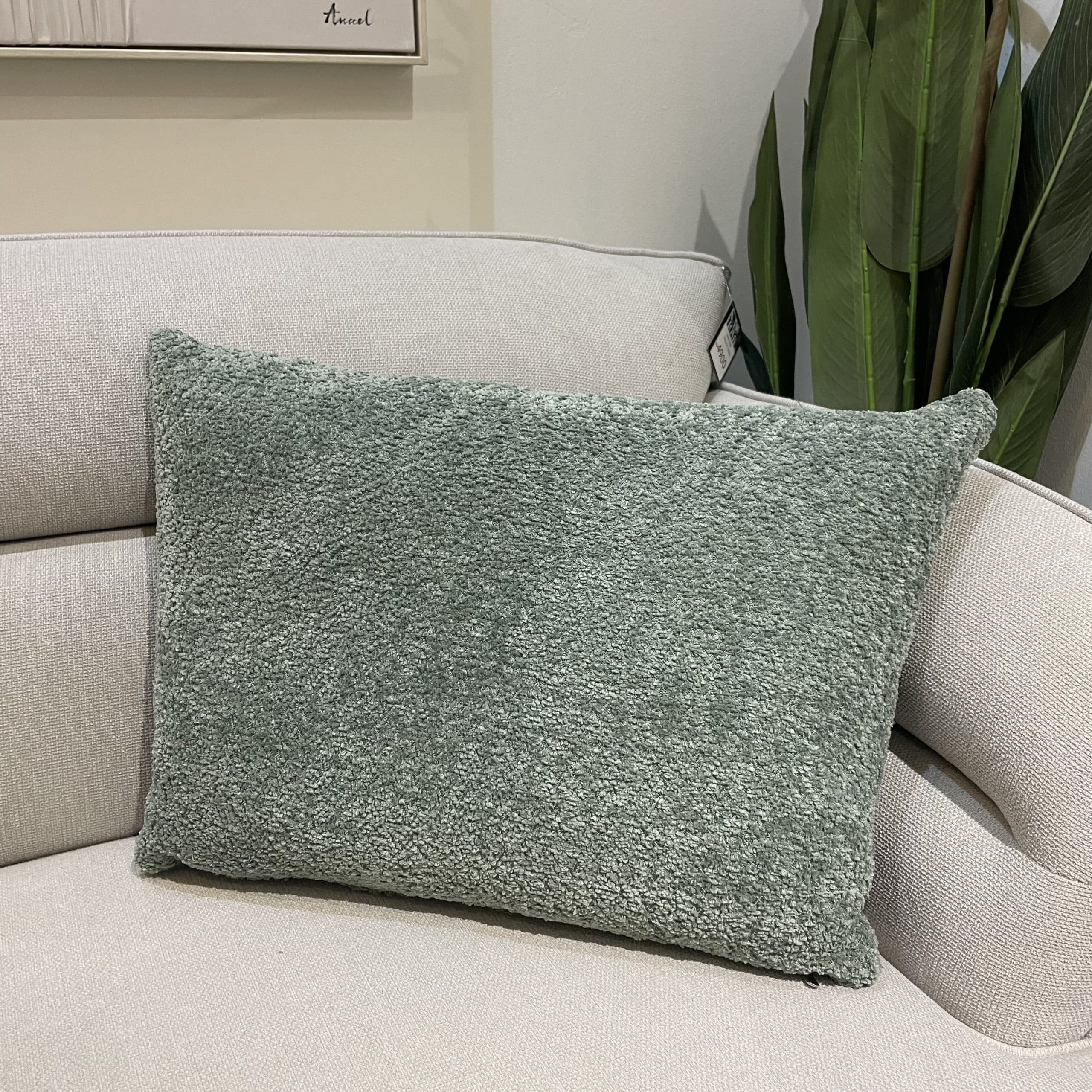 כרית נוי טורקיז דגם טרפז 60/40 - אחרונה! כרית נוי טורקיז דגם טרפז 60/40 - אחרונה!