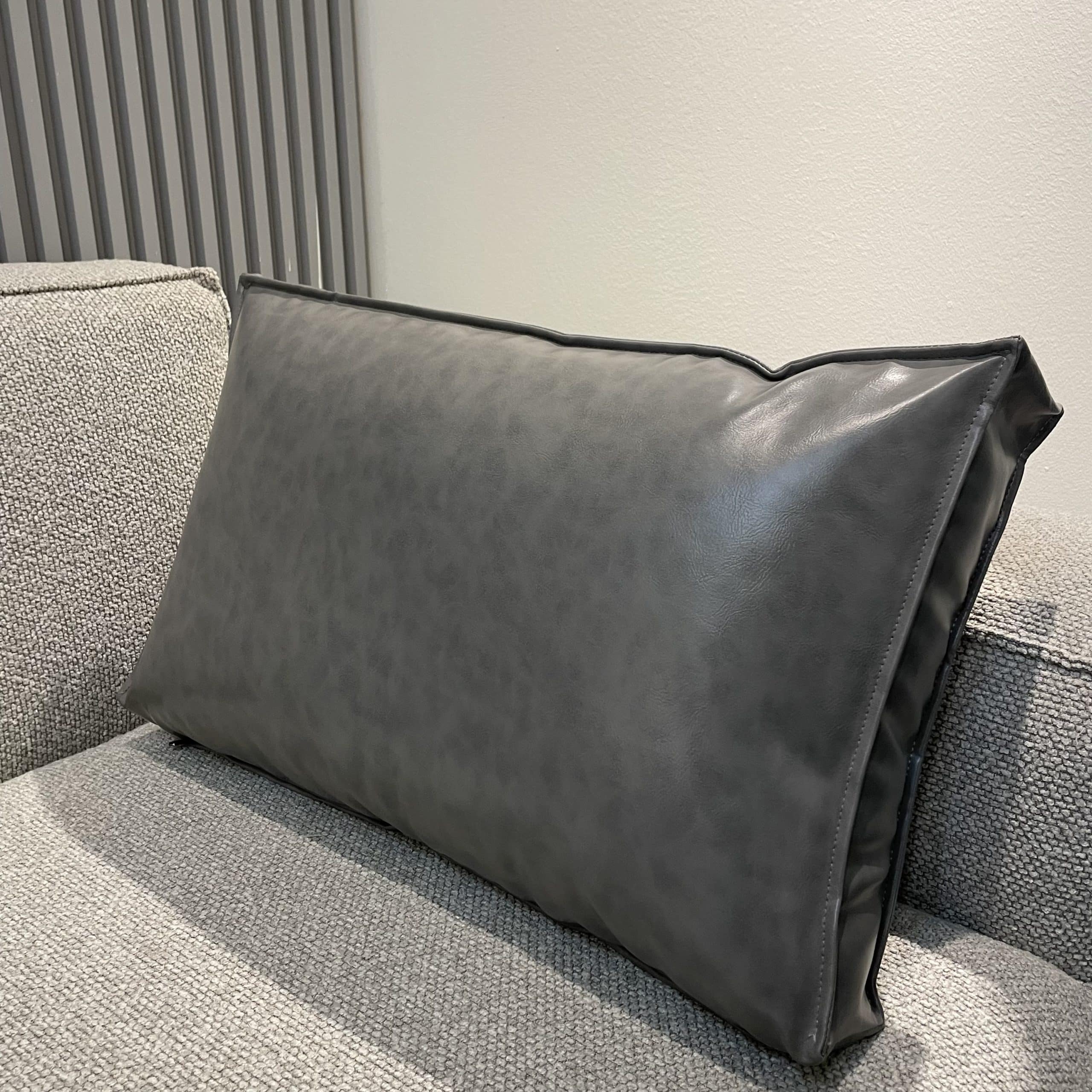 כרית נוי מלבנית דמוי עור אפור 60/40 - 2 אחרונות!