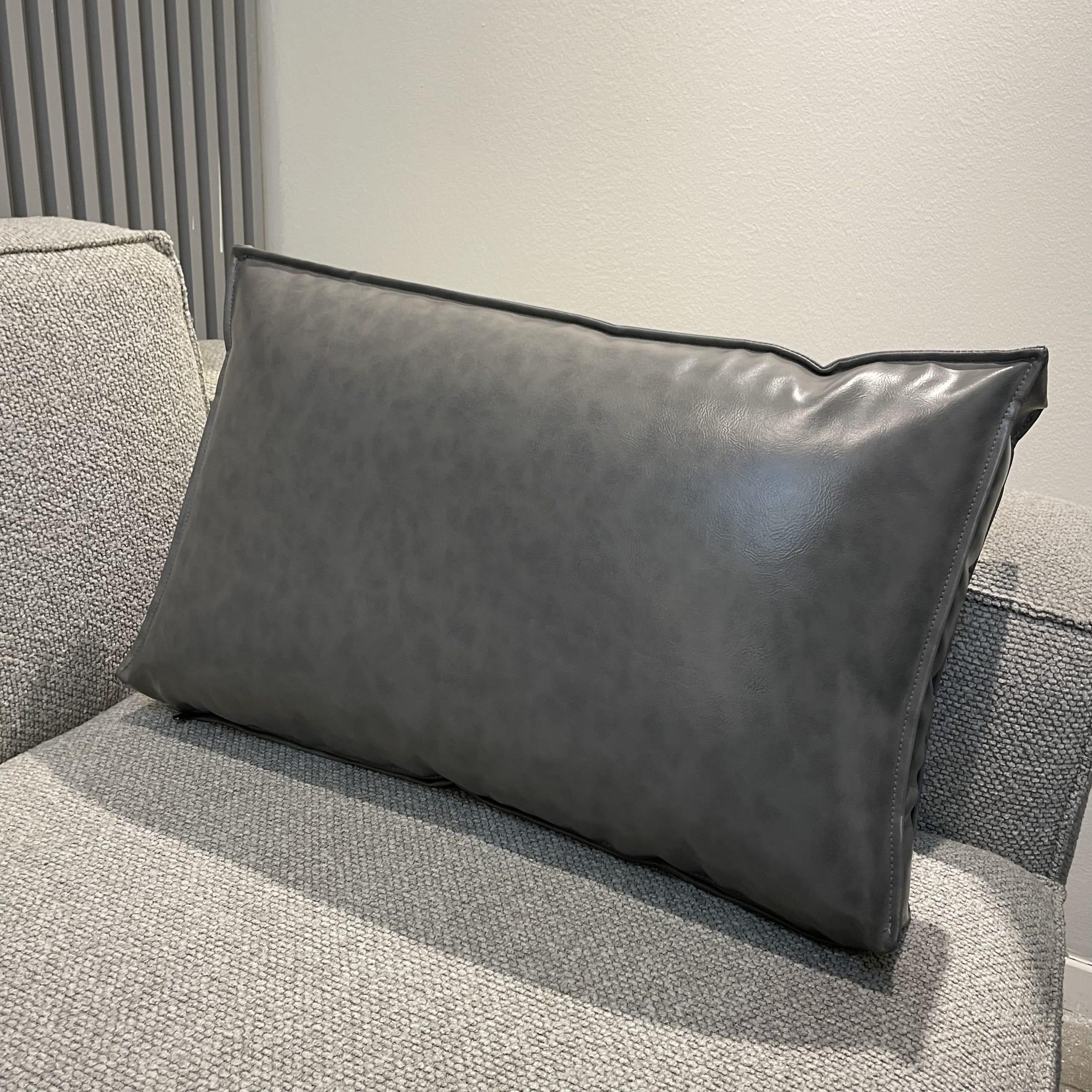 כרית נוי מלבנית דמוי עור אפור 60/40 - 2 אחרונות!