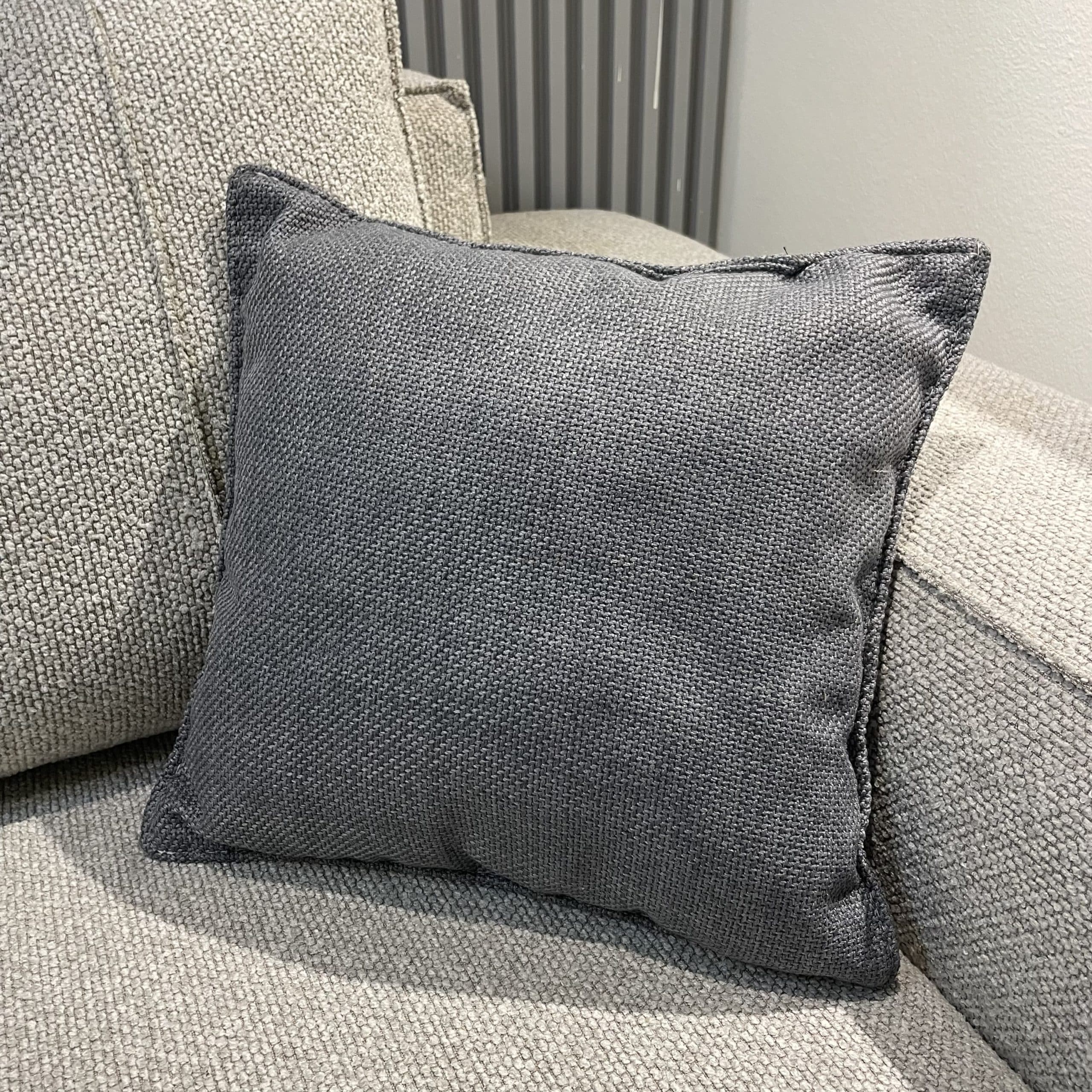 כרית נוי מרובעת דגם לואי 40/40 - אחרונה!