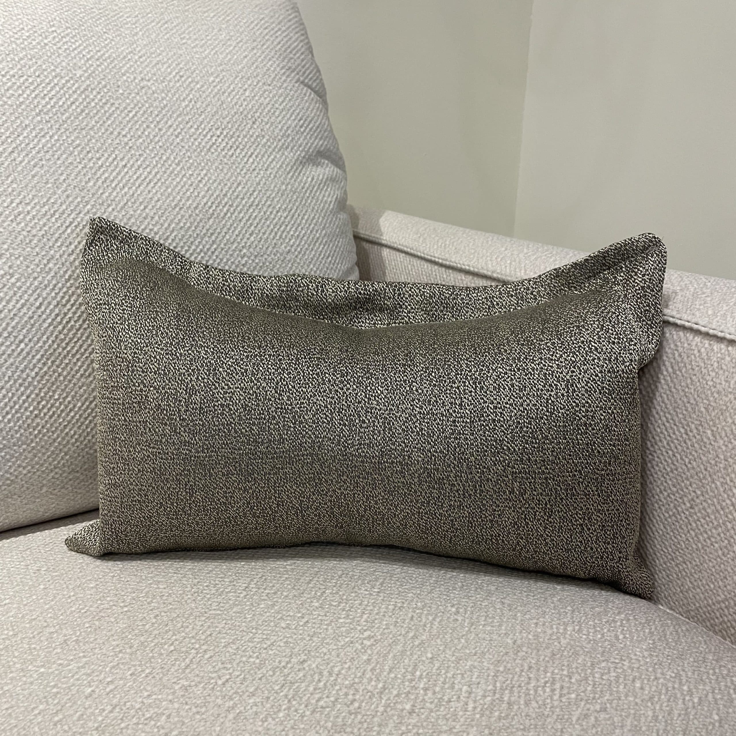 כרית נוי מלבנית דגם נצנץ 47/30 - חיסול אחרונה! כרית נוי מלבנית דגם נצנץ 47/30 - חיסול אחרונה!