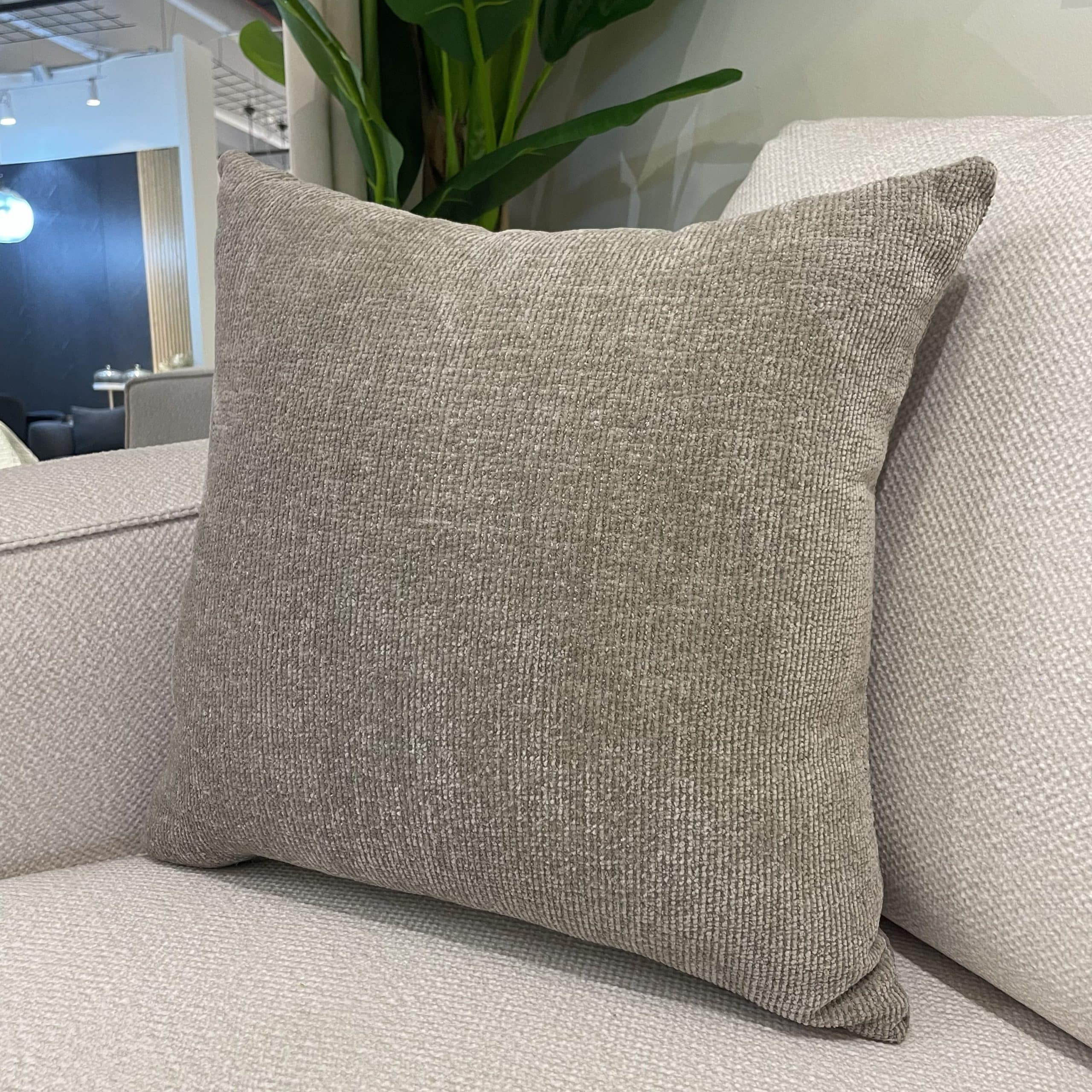 כרית נוי טקסטורה בז 50/50 - אחרונה! כרית נוי טקסטורה בז 50/50 - אחרונה!