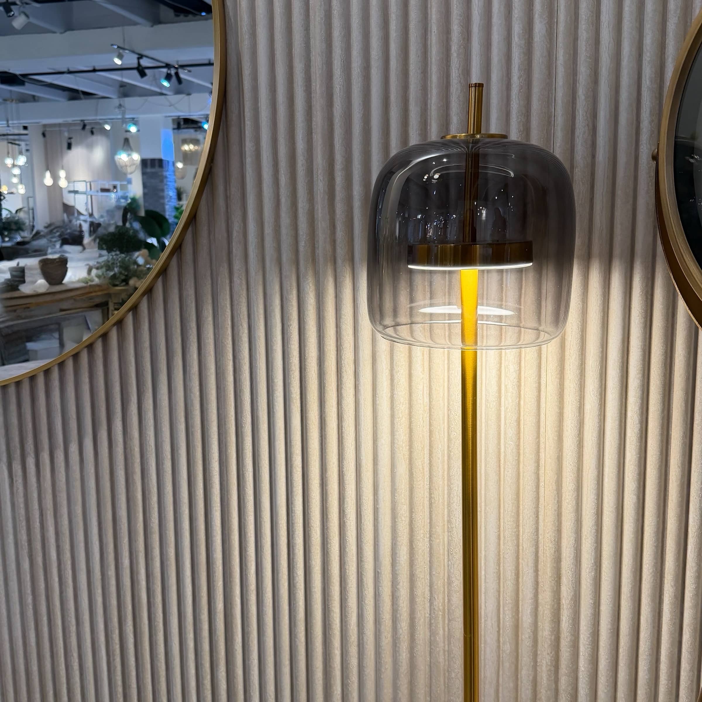 מנורה רצפה מעוצבת עומדת קלאסיק זכוכית אפור 28/150 ס״מ | דגם פלור