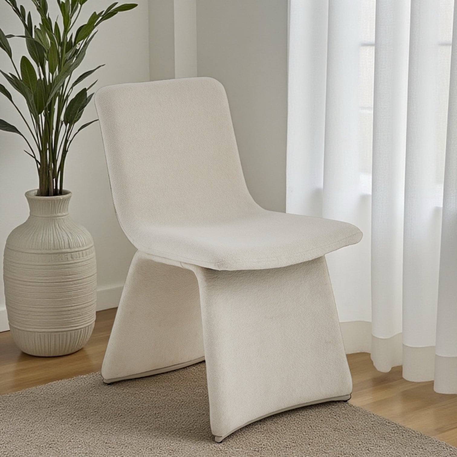 כיסא יוקרתי דייגו אריג שמנת דגם ויקטוריה - קולקציה חדשה | אספקה 02.26