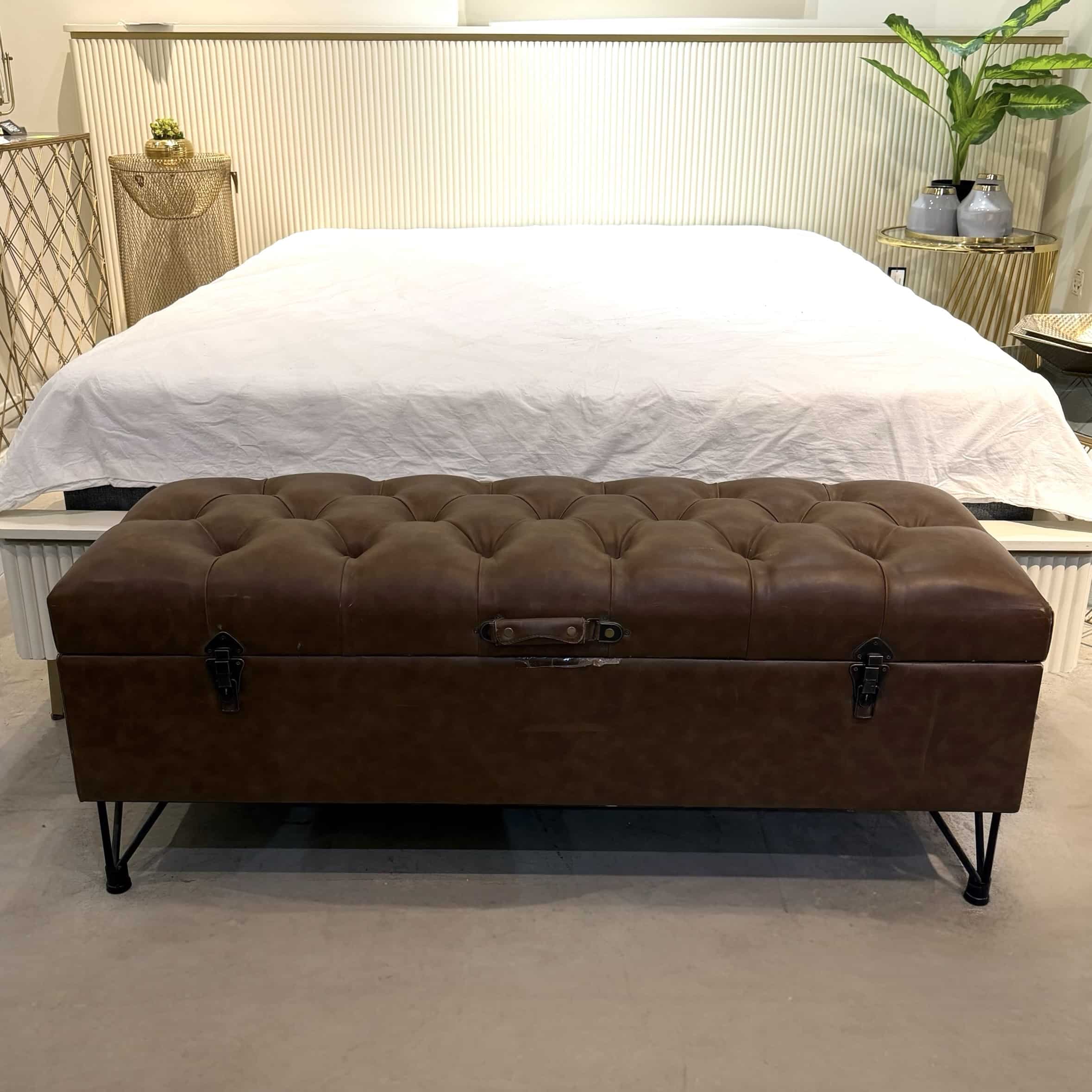 הדום קפיטונז דמוי עור חום גדול - חיסול אחרון מתצוגה!