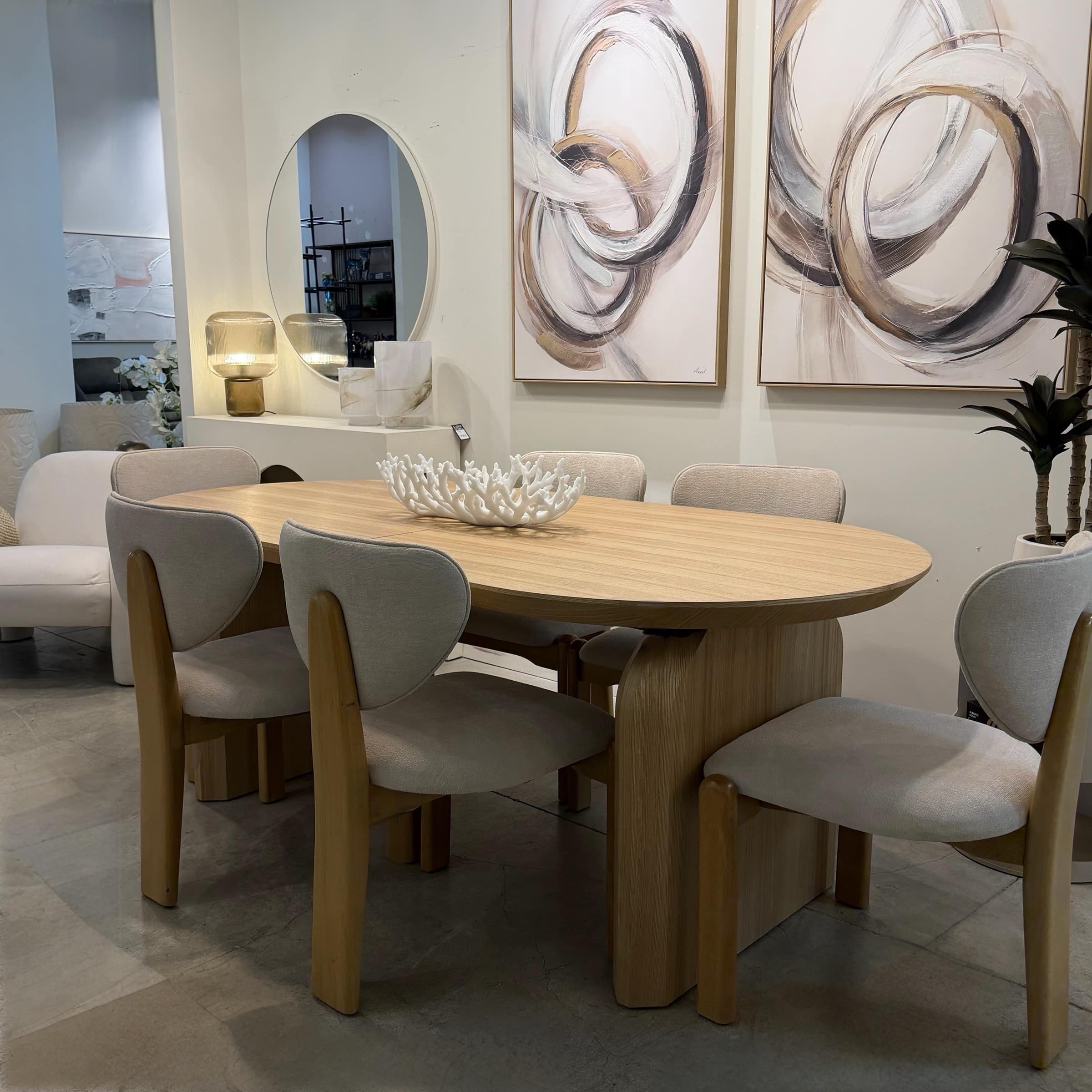 שולחן אוכל נורדיק מעוצב נפתח עץ טבעי דגם לוסי שולחן אוכל נורדיק מעוצב נפתח עץ טבעי דגם לוסי