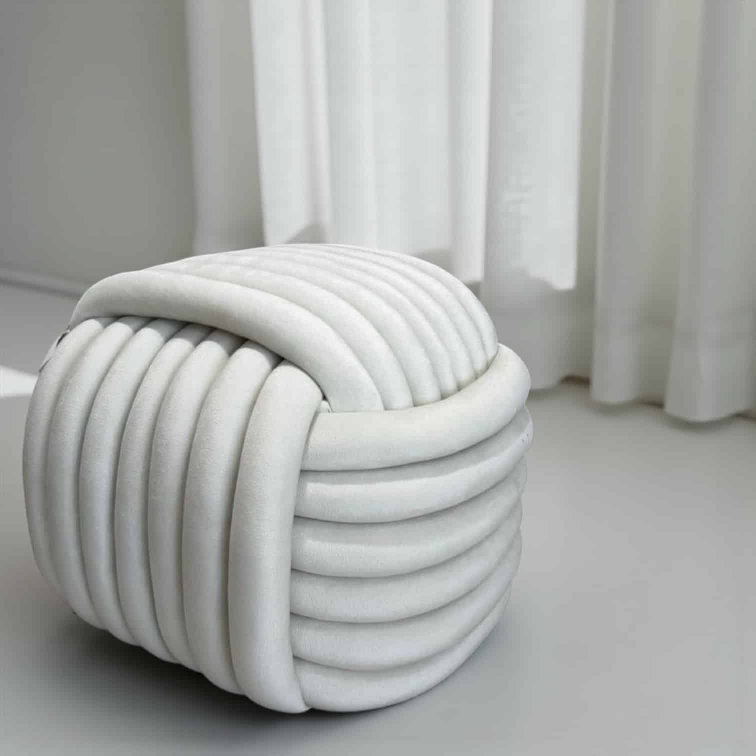 הדום מעוצב קלוע שמנת 50/50/41 ס״מ דגם לוסי - במלאי!