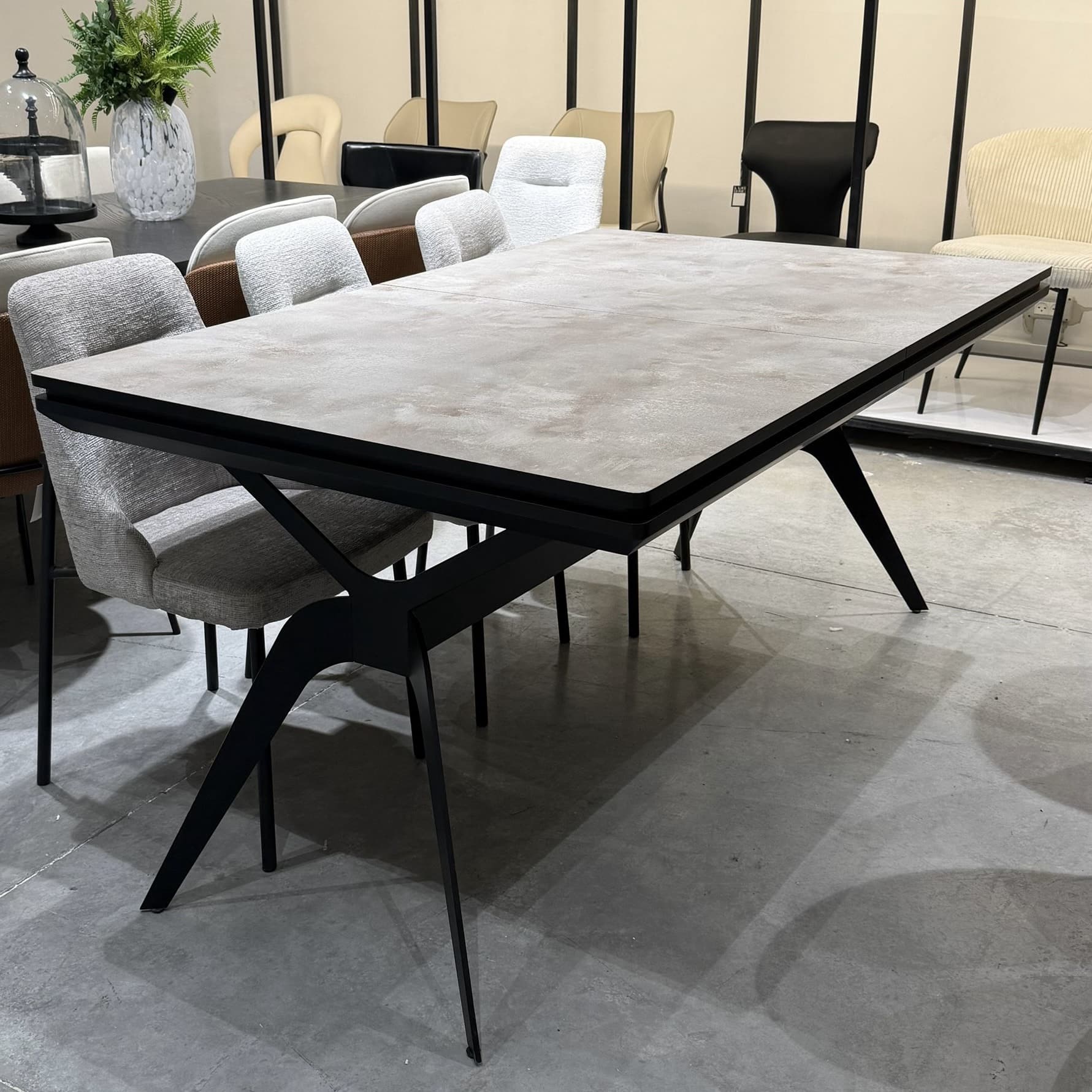 פינת אוכל מעוצבת דגם מטריקס אבן / אפור רגל שחורה - חיסול מתצוגה!