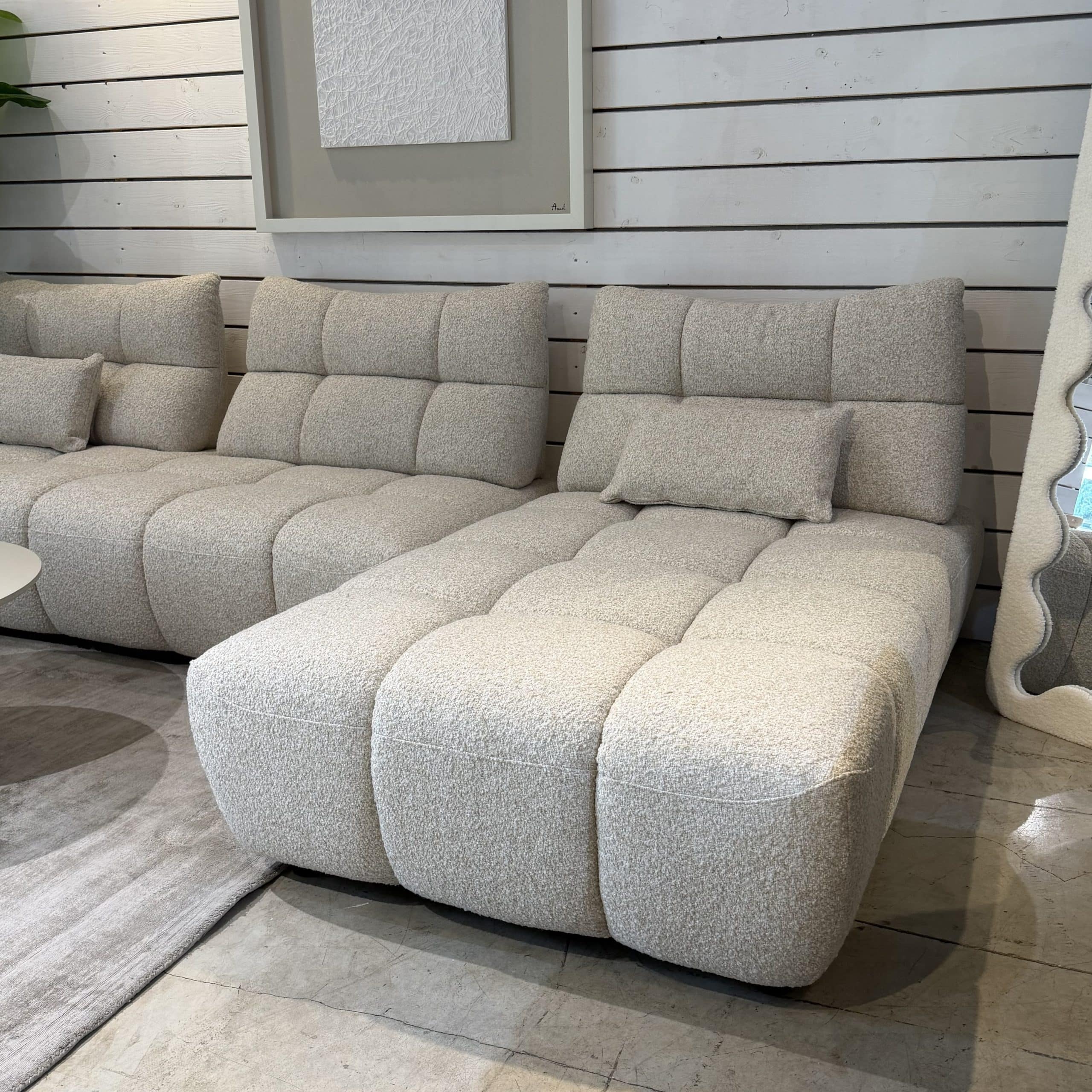 ספה יוקרתית פינתית ימין / שמאל מודולרית משענות מתכווננות דגם ונוס אריג אבן בז ספה יוקרתית פינתית ימין / שמאל מודולרית משענות מתכווננות דגם ונוס אריג אבן בז