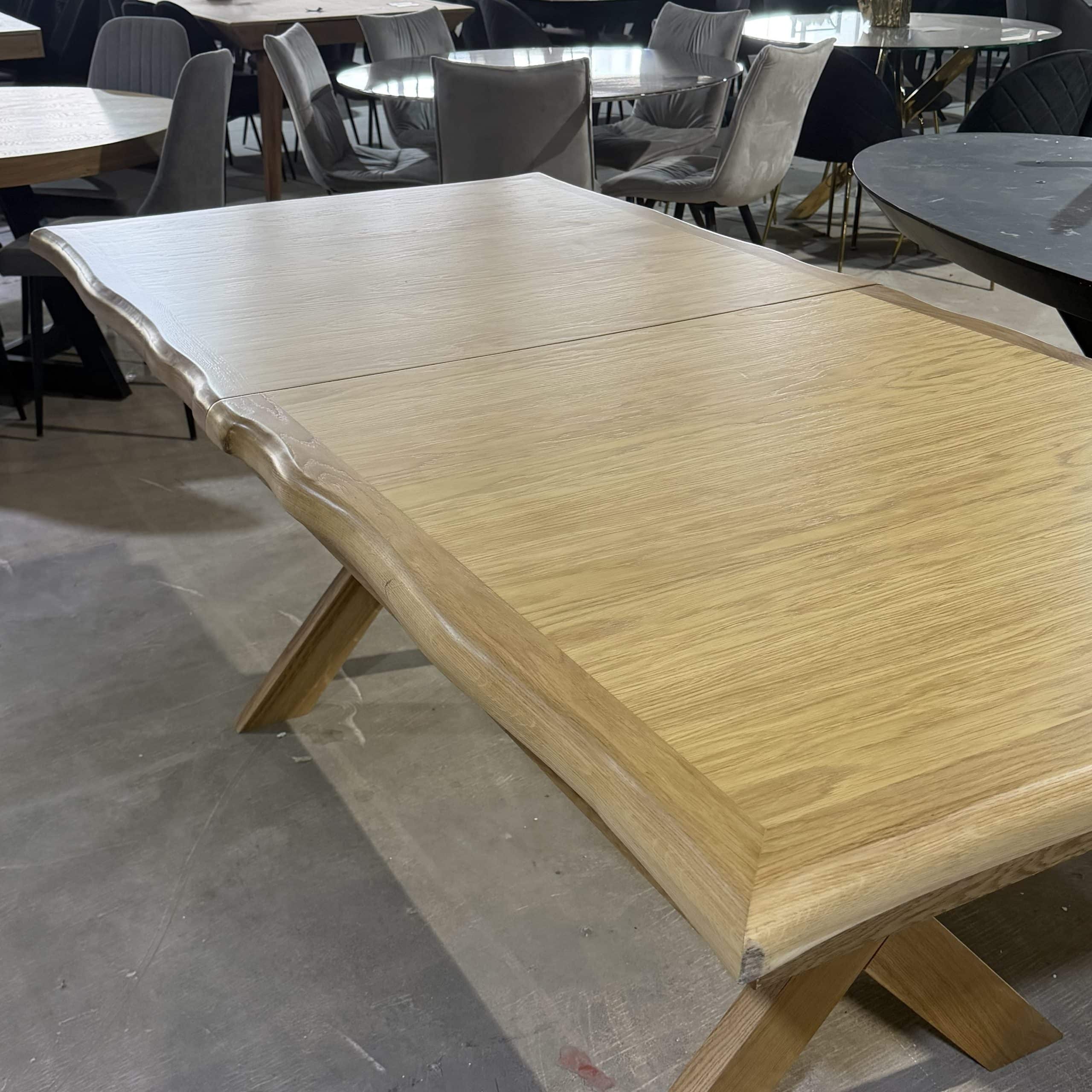 שולחן אוכל דגם אביב פלטה ורגל אלון קנט גזום - חיסול מעודפים!