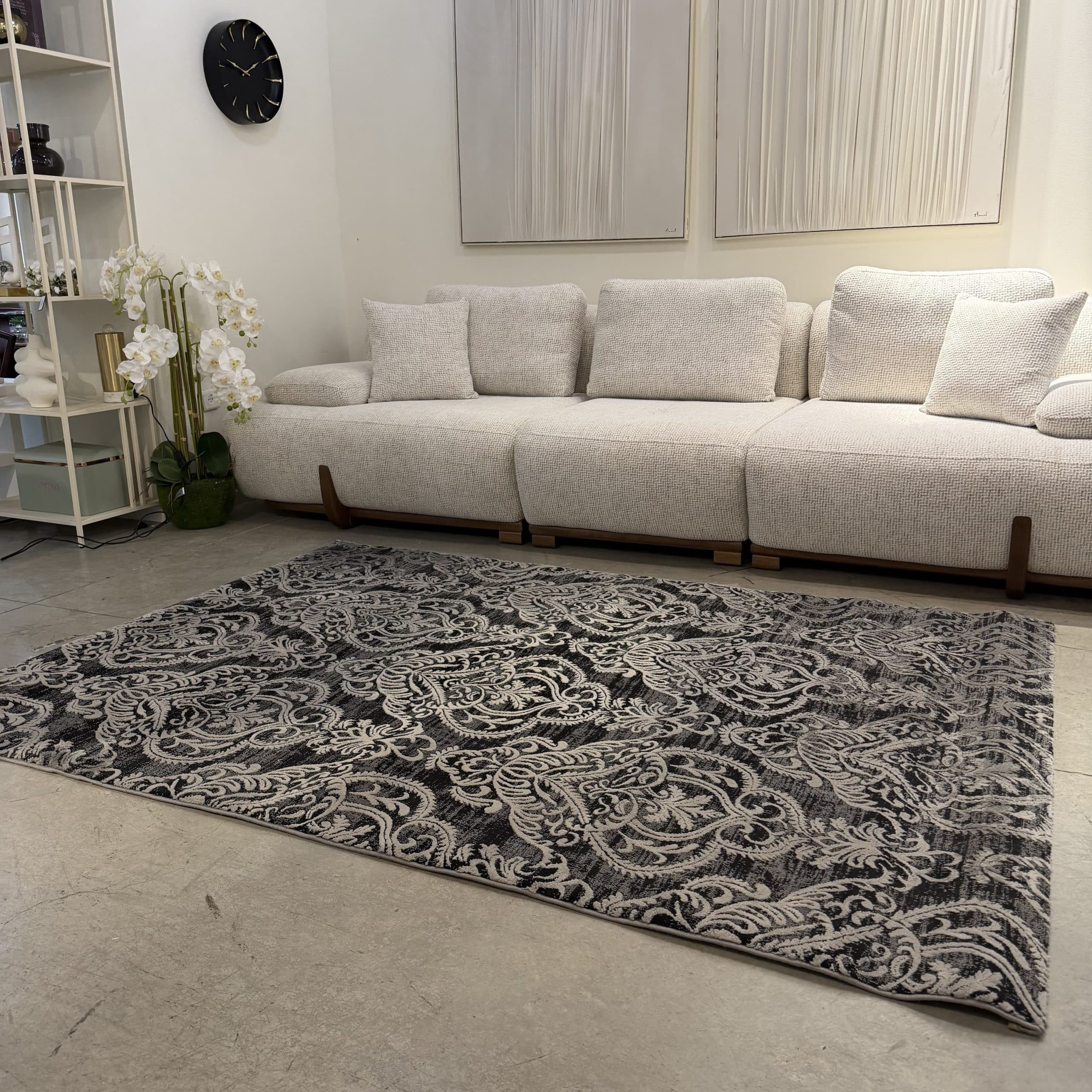 שטיח עיטורים שחור אפור 160/230 -אחרון בחיסול! שטיח עיטורים שחור אפור 160/230 -אחרון בחיסול!