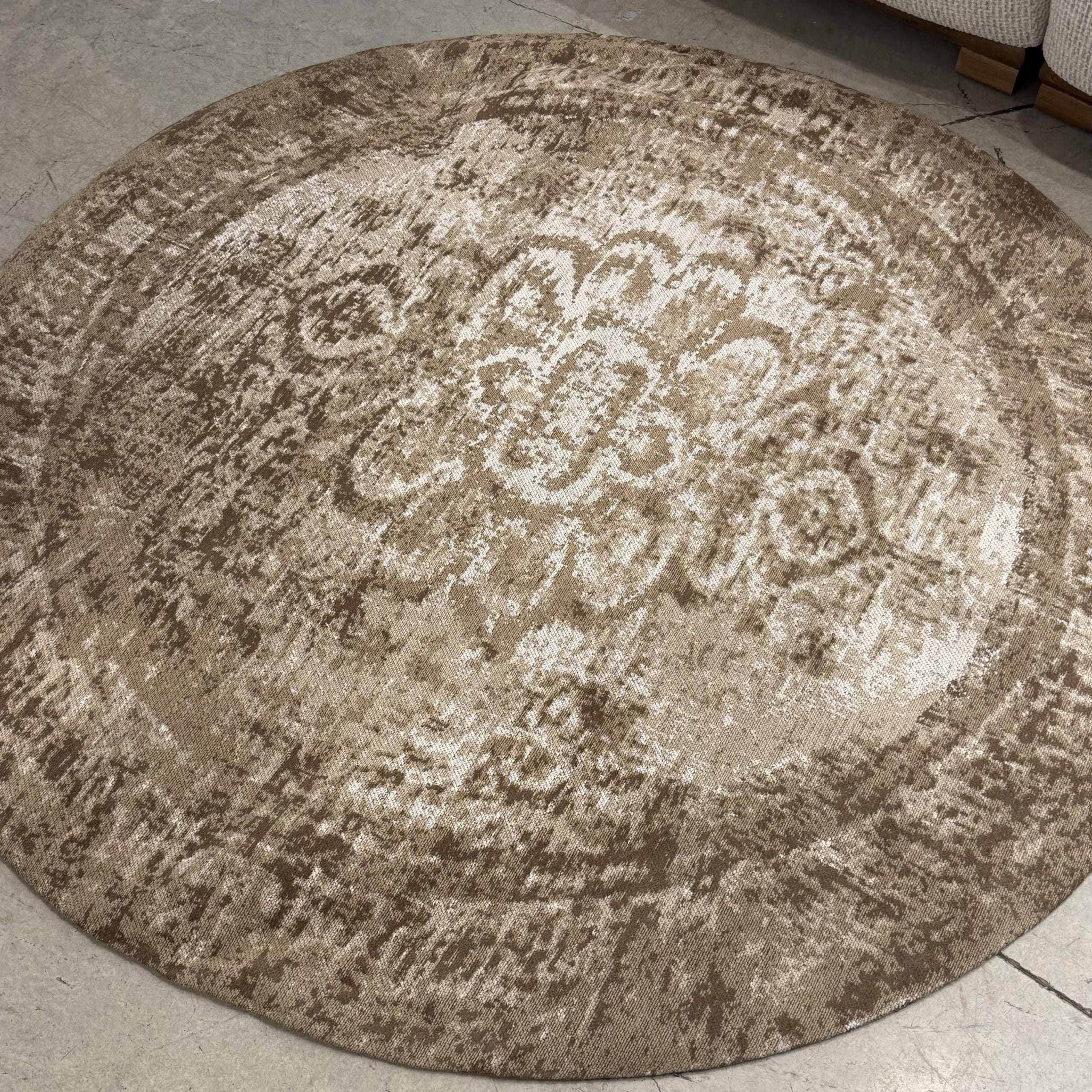 שטיח וינטג׳ חום דגם מדליון דקורית קוטר 150 - חיסול!