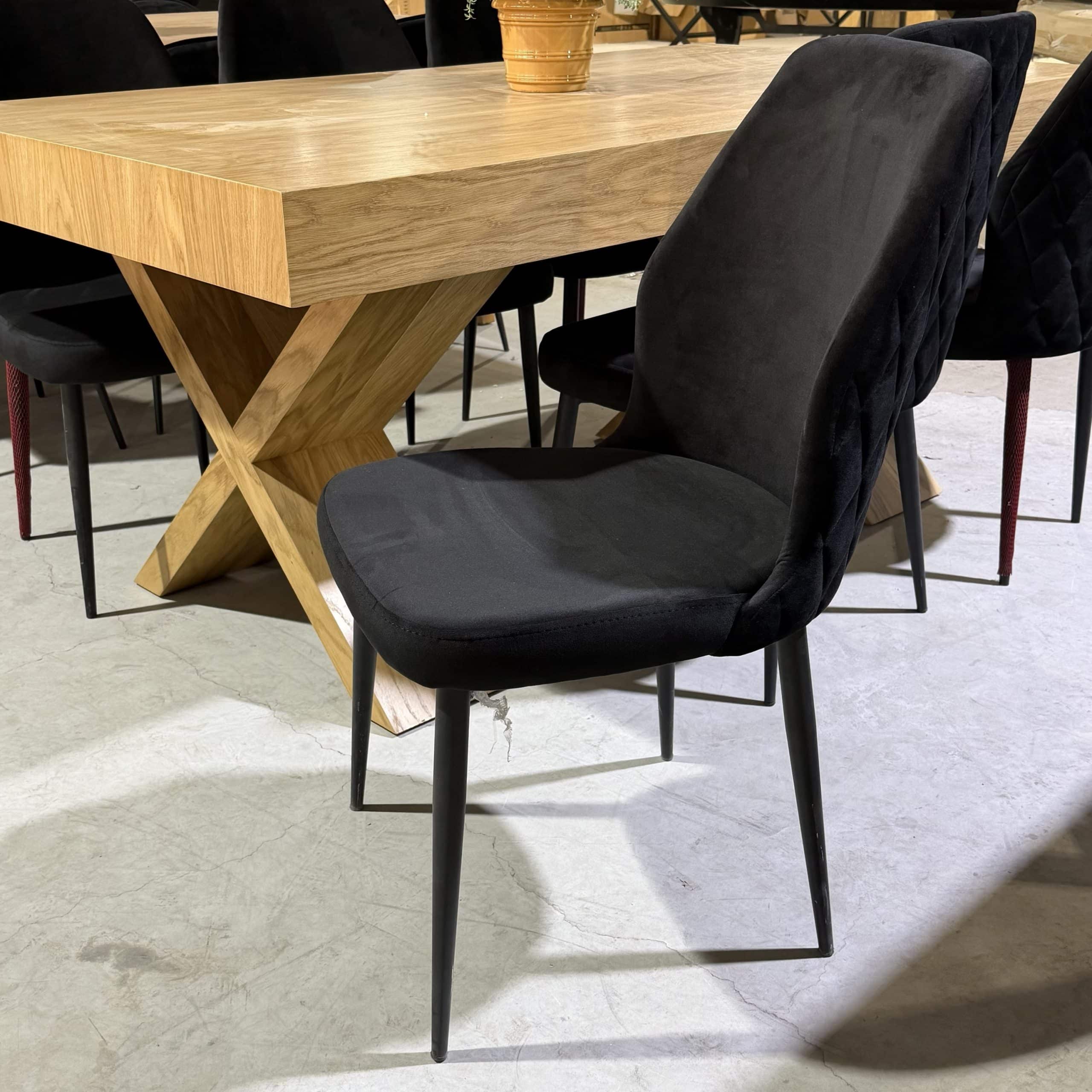 כיסא פינת אוכל מעוצב דגם פריז שחור קטיפה - חיסול!!