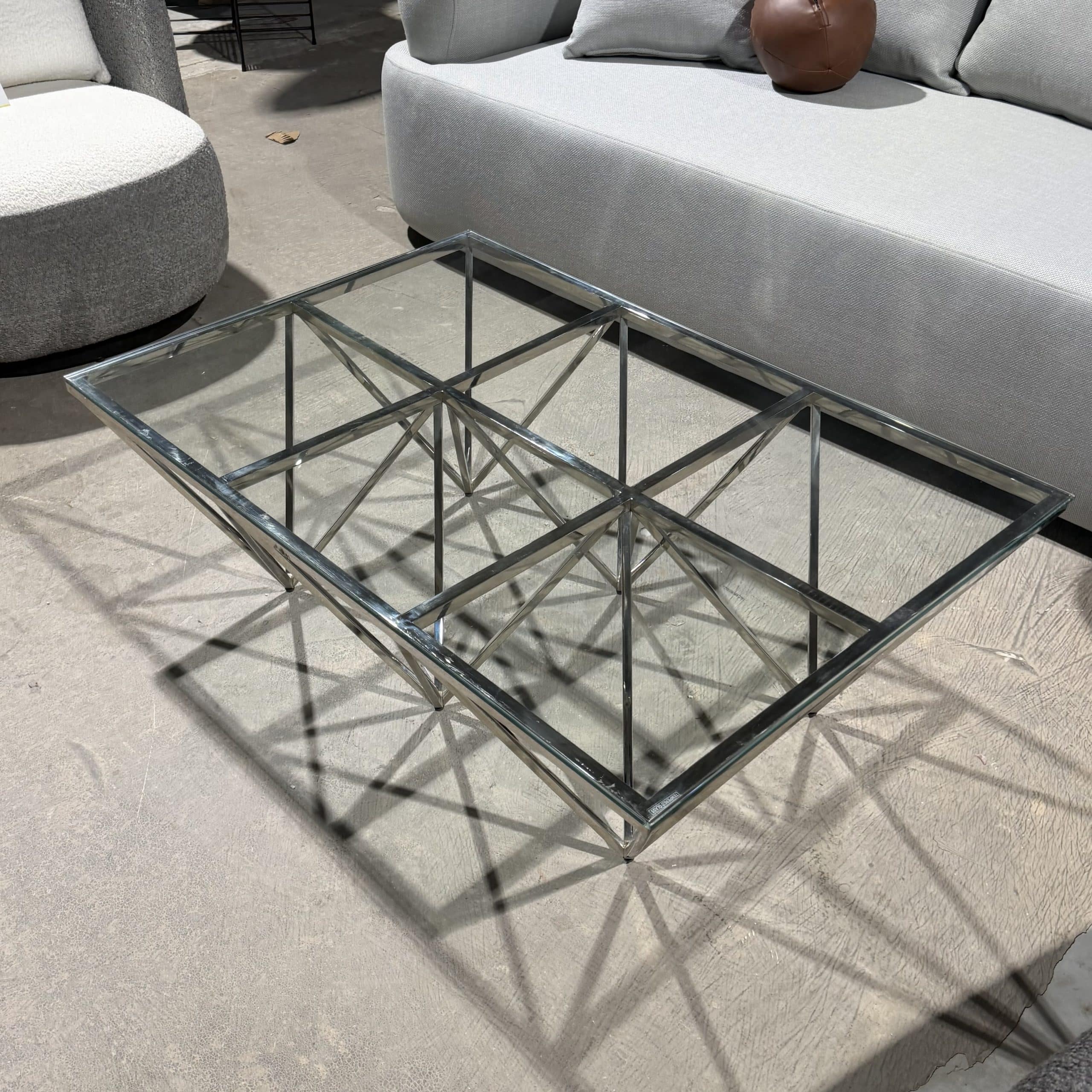 שולחן יוקרתי דגם פררו זכוכית רגל ניקל 120/80/42 - חיסול!!