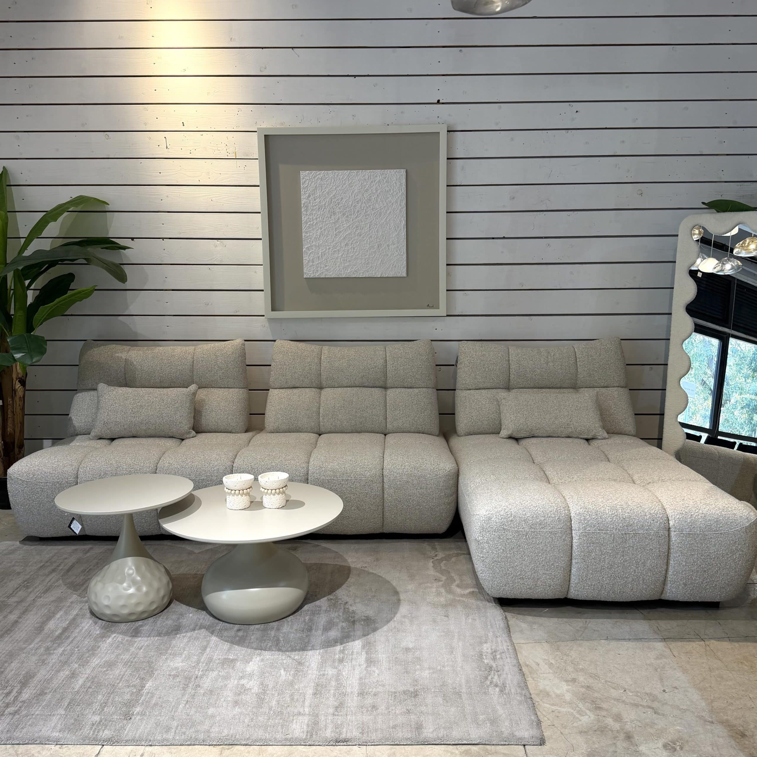 ספה יוקרתית פינתית ימין / שמאל מודולרית משענות מתכווננות דגם ונוס אריג אבן בז ספה יוקרתית פינתית ימין / שמאל מודולרית משענות מתכווננות דגם ונוס אריג אבן בז