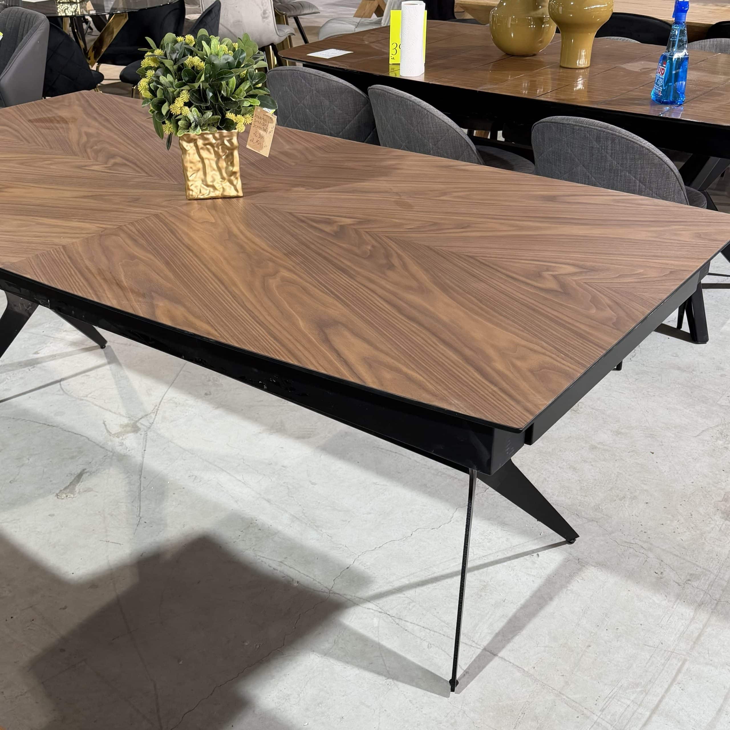 פינת אוכל מעוצבת דגם ביטס אגוז אמריקאי פישבון רגל שחורה - חיסול!!