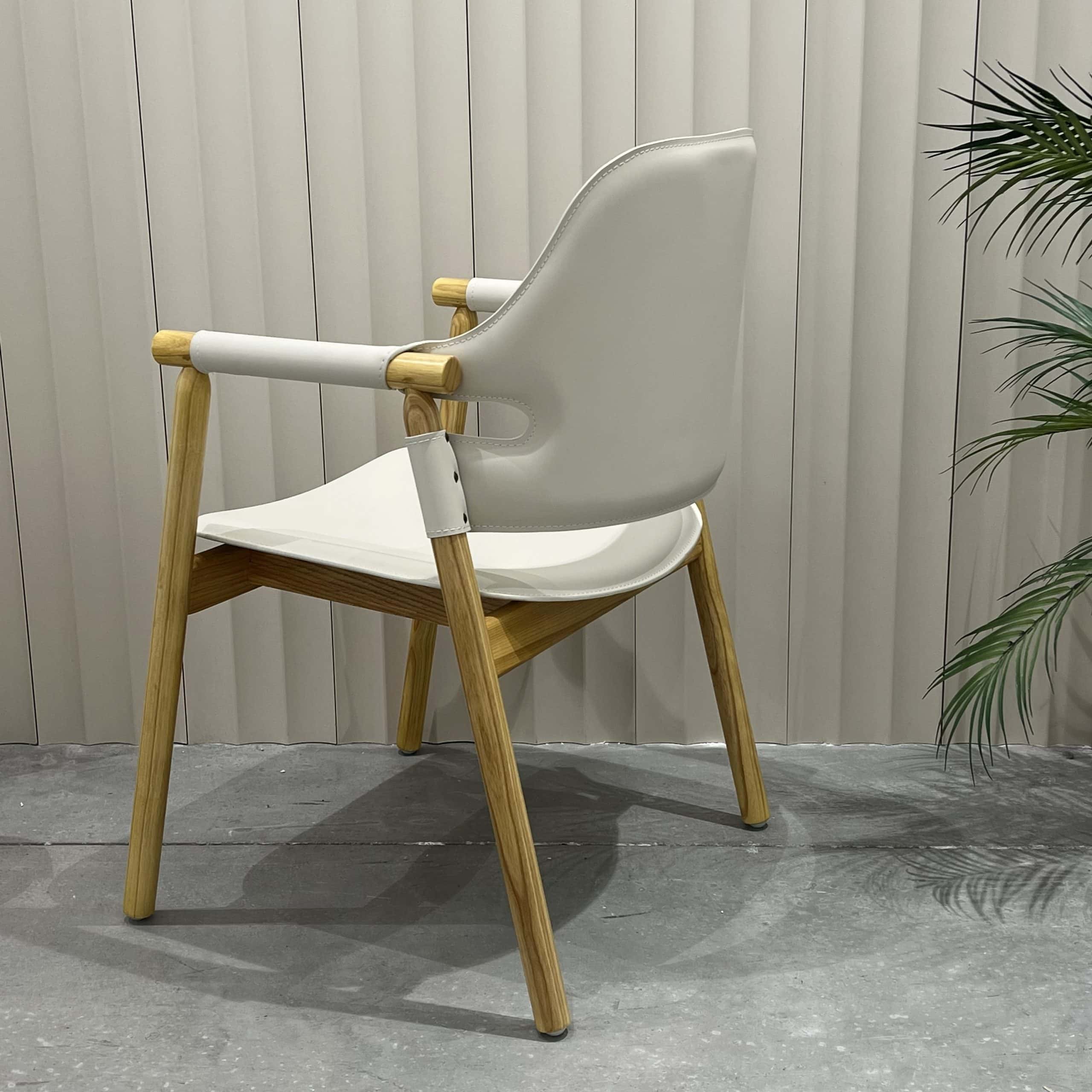 כיסא יוקרתי במבו דמוי עור אבן רגל עץ אלון דגם סופיטל - קולקציה חדשה!