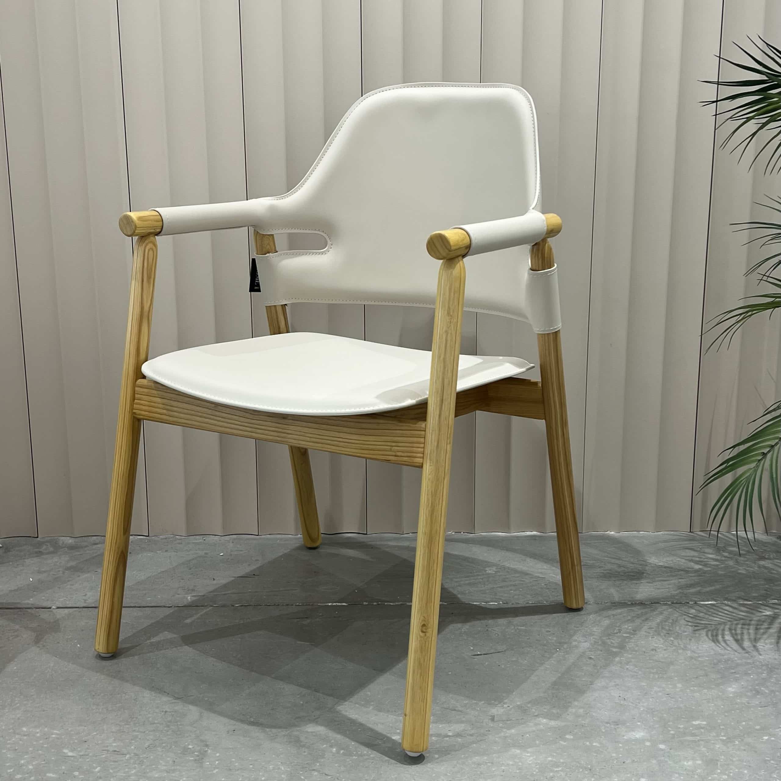 כיסא יוקרתי במבו דמוי עור אבן רגל עץ אלון דגם סופיטל - קולקציה חדשה!