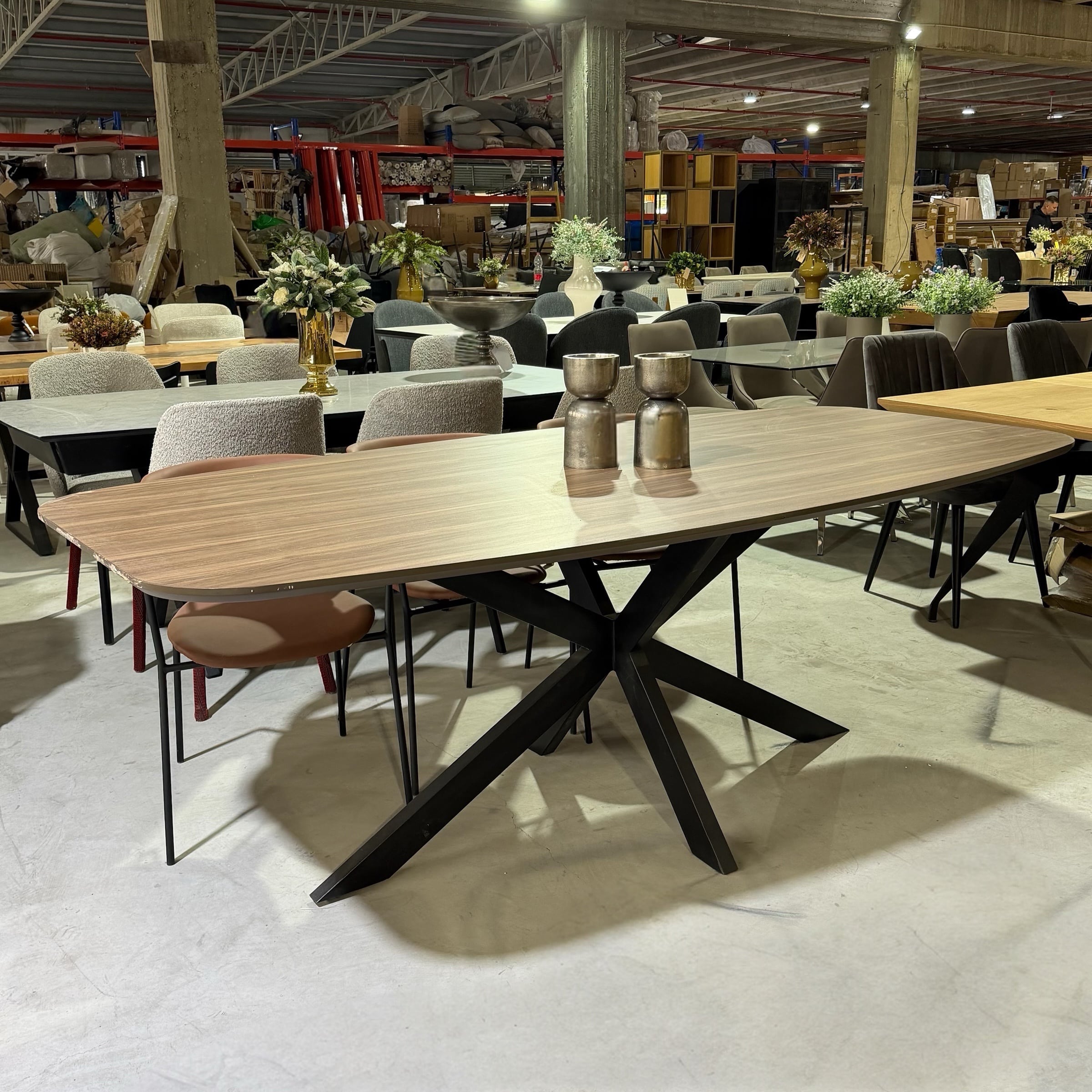 פינת אוכל מלבני פלטה עץ אגוז אמריקאי רגל מתכת שחורה - חיסול מעודפים!