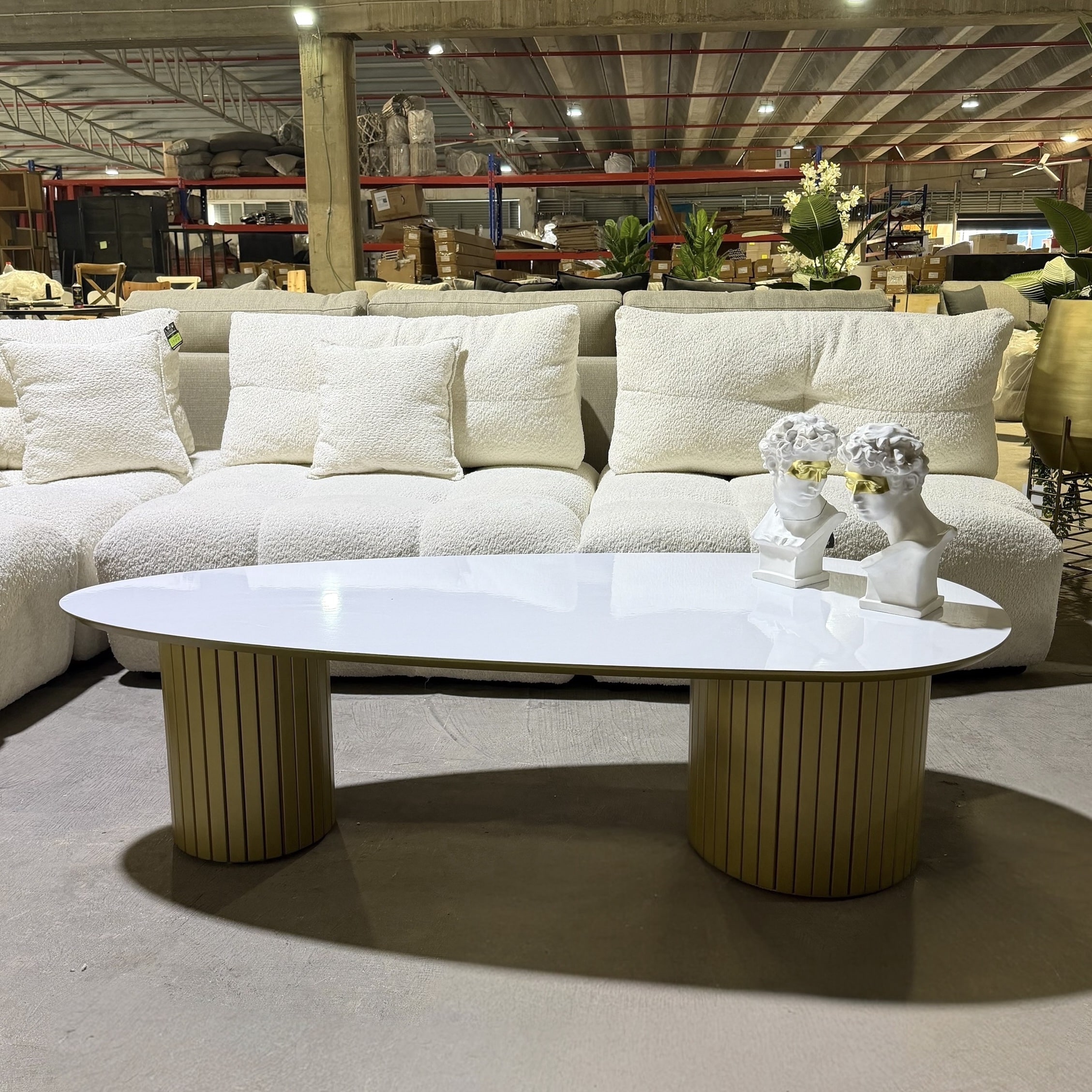 שולחן סלון דגם מנור פורמייקה לבנה רגליים זהב - חיסול עודפים!!