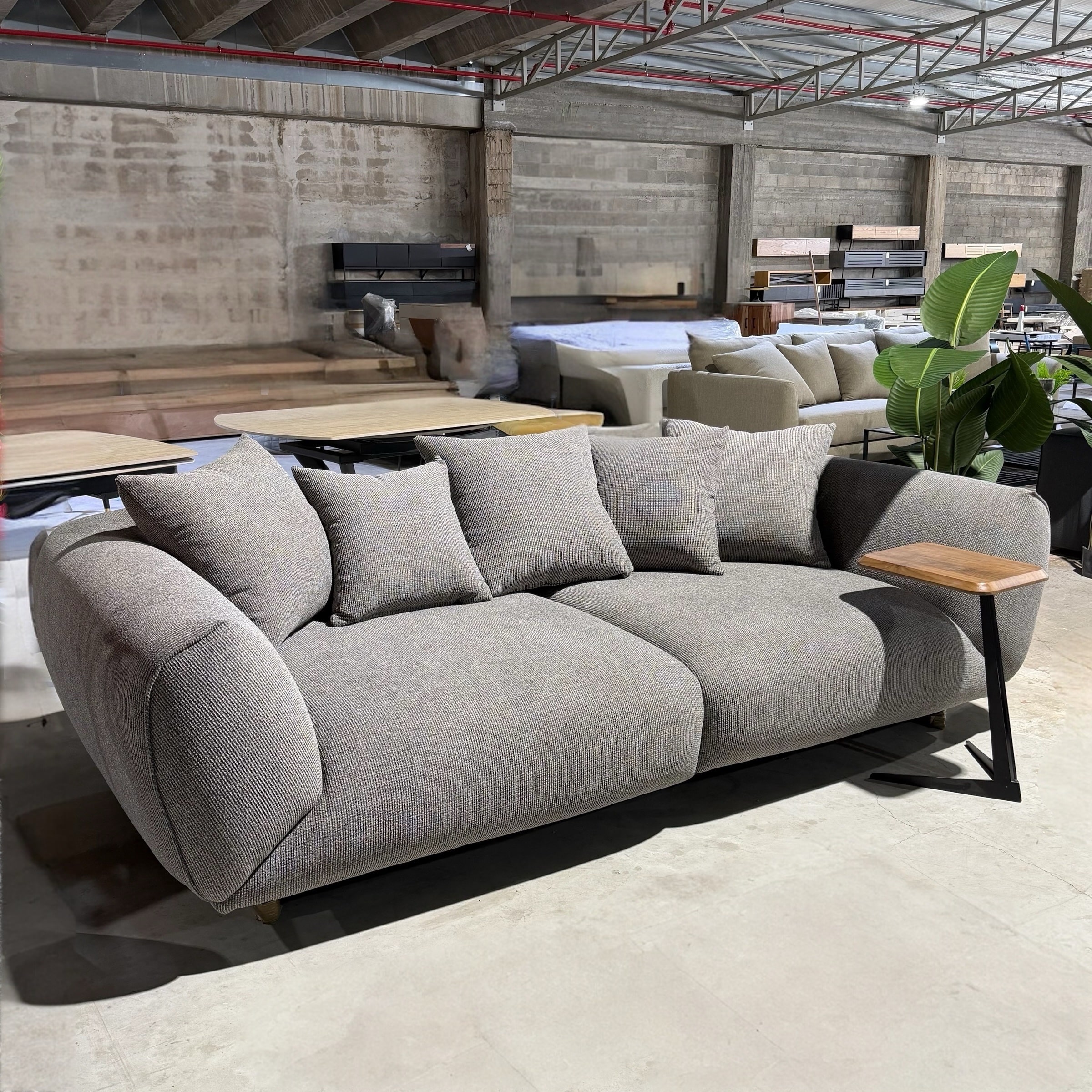 ספה מעוצבת דגם ארלו בגוון אפור - חיסול עודפים!! ספה מעוצבת דגם ארלו בגוון אפור - חיסול עודפים!!