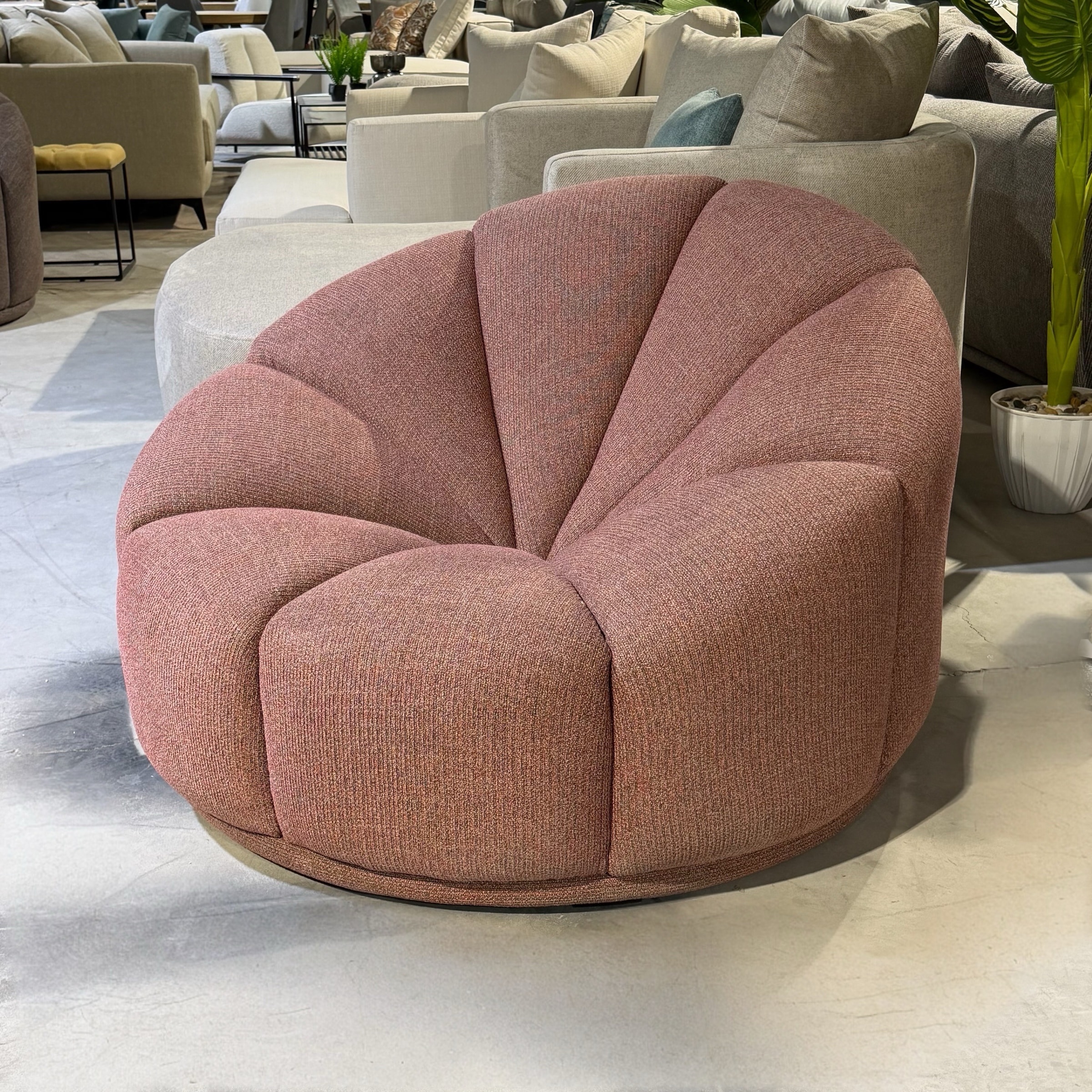 כורסא מעוצבת דגם פרח בד אריג ורוד - חיסול עודפים!