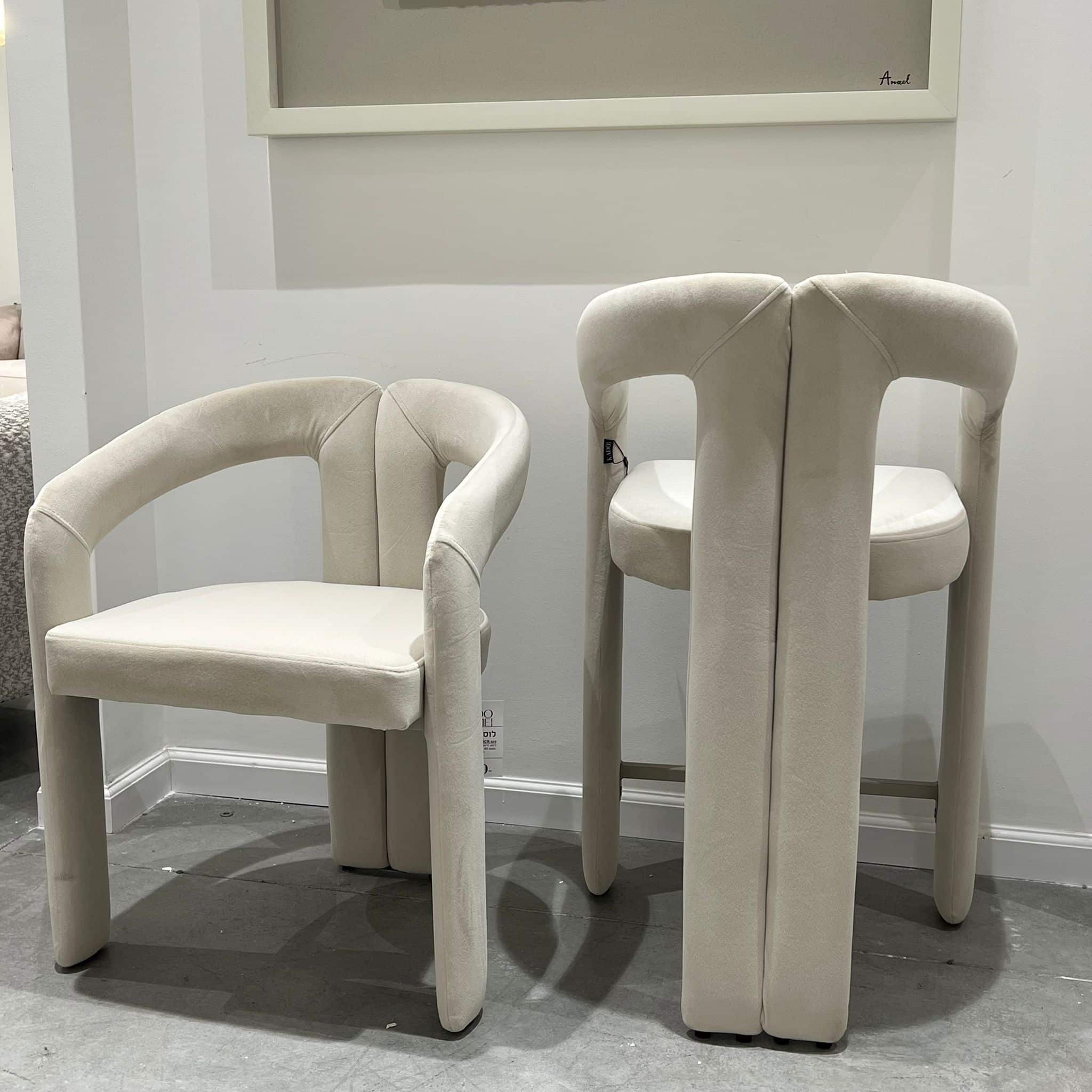 כיסא פינת אוכל / בר יוקרתי מרופד איזיקלין שמנת דגם לוסי