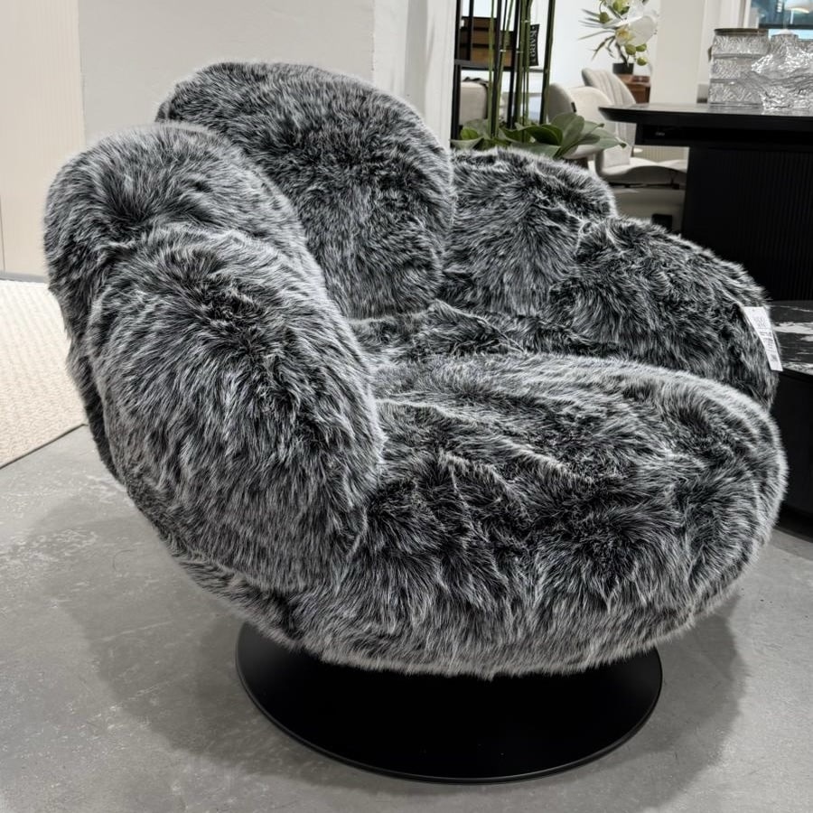 כורסא יוקרתית פרינסס פרווה שחור שמנת דגם לוסי כורסא יוקרתית פרינסס פרווה שחור שמנת דגם לוסי