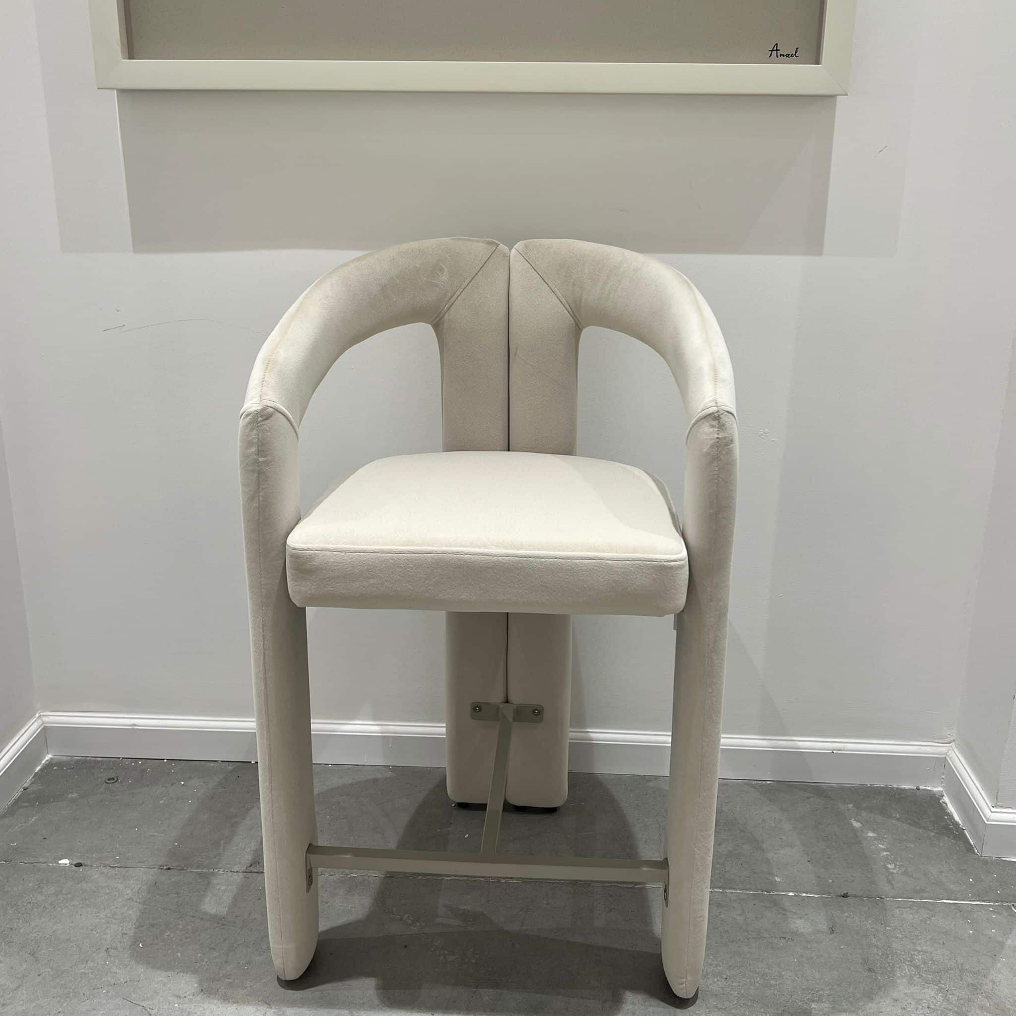 כיסא פינת אוכל / בר יוקרתי מרופד איזיקלין שמנת דגם לוסי