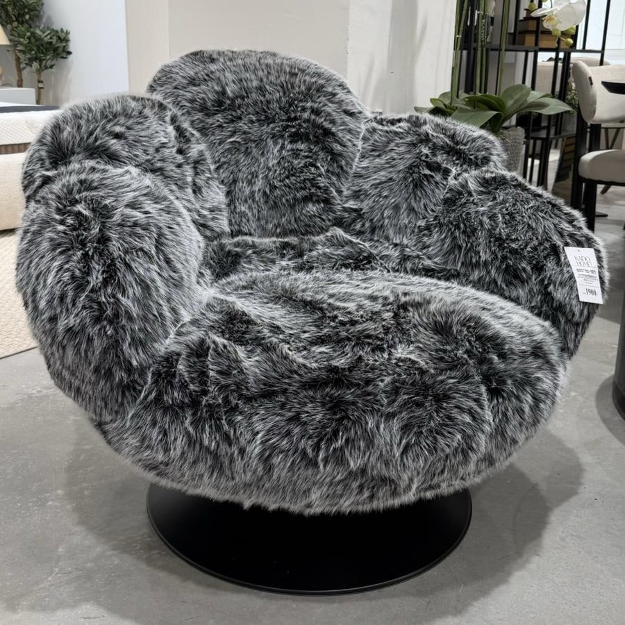 כורסא יוקרתית פרינסס פרווה שחור שמנת דגם לוסי כורסא יוקרתית פרינסס פרווה שחור שמנת דגם לוסי