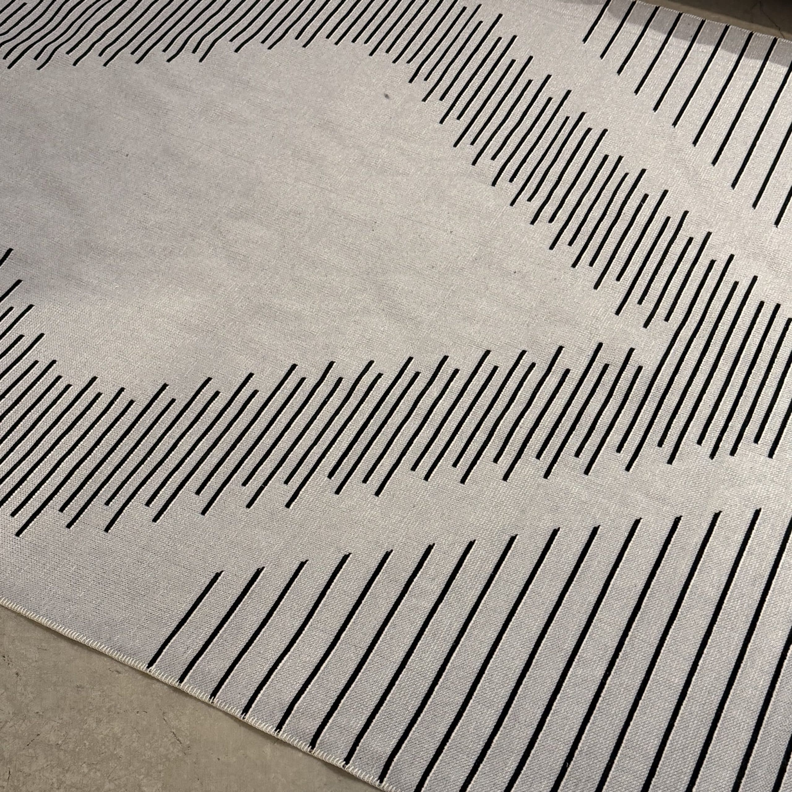 שטיח מעוצב דו צדדי אפור שחור 200/290 דגם אוראנוס שטיח מעוצב דו צדדי אפור שחור 200/290 דגם אוראנוס