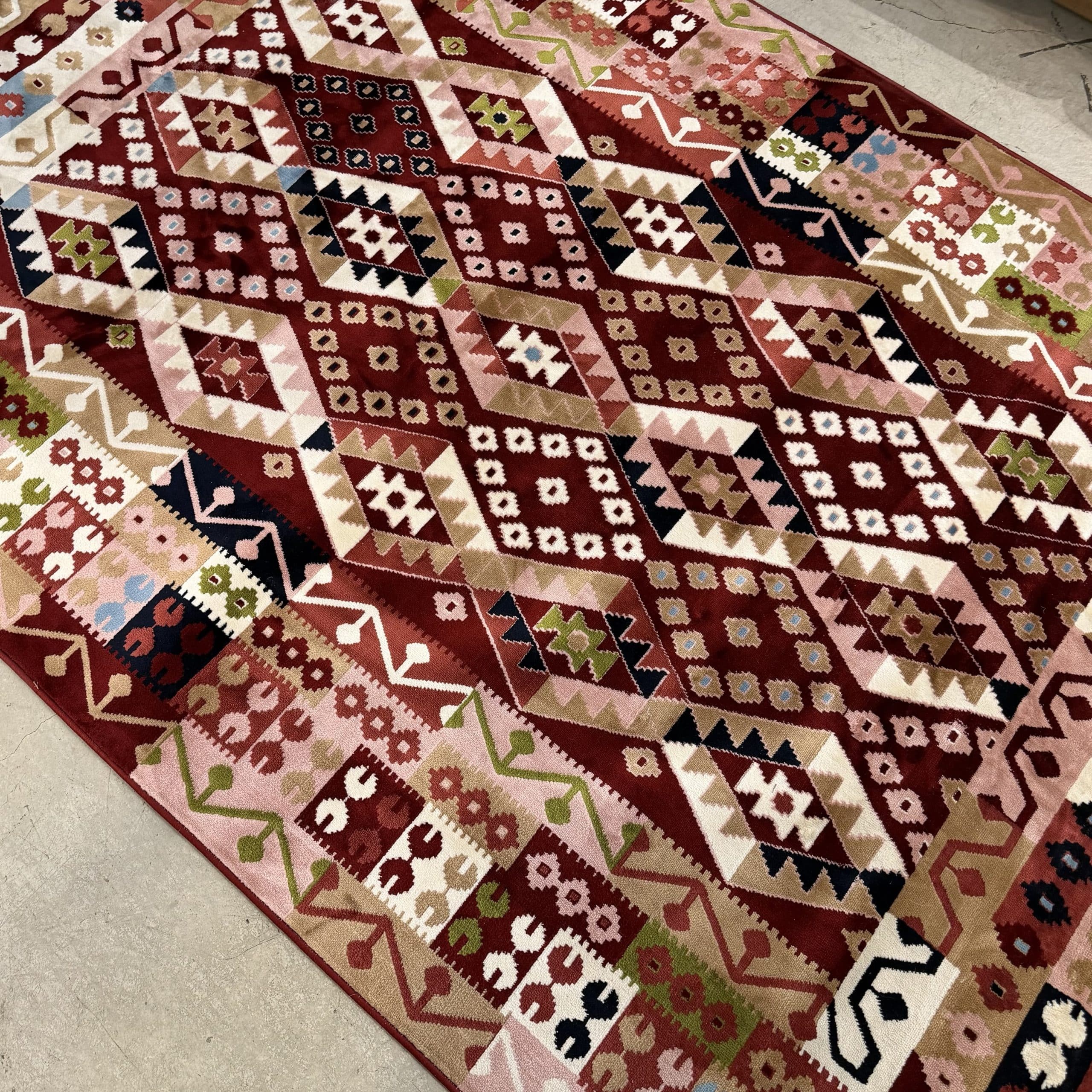 שטיח מעוצב דגם טיפאני - חיסול!