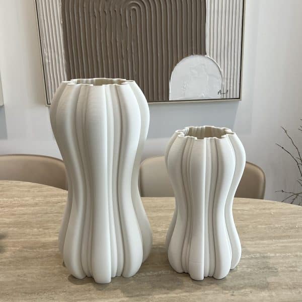 כד קרמיקה מודפסת אמצע צר לבן שבור דגם סופיה