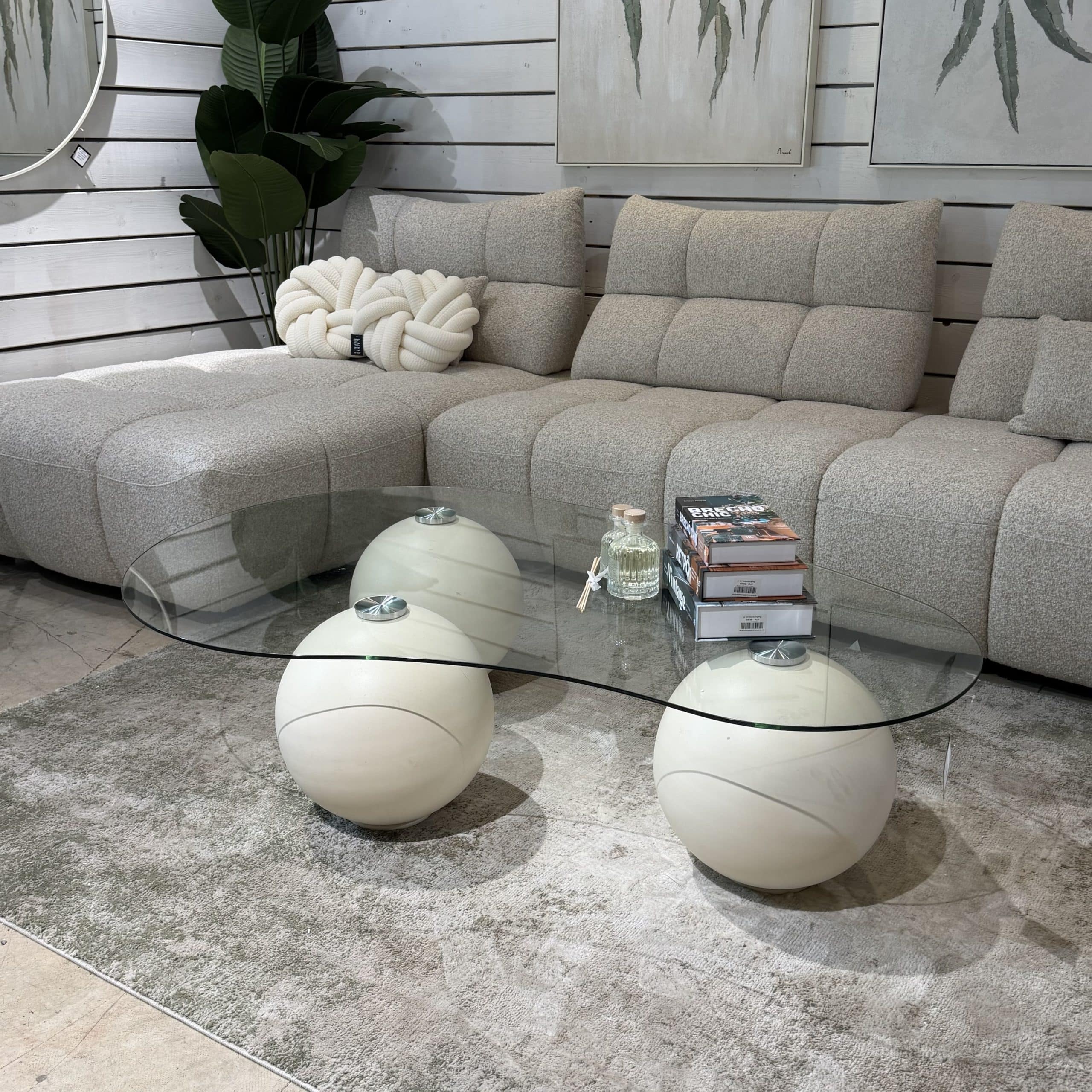 שולחן סלון מעוצב אמורפי זכוכית כדורים שמנת דגם סופיטל | הזמנה עתידית 90 ימי עסקים שולחן סלון מעוצב אמורפי זכוכית כדורים שמנת דגם סופיטל | הזמנה עתידית 90 ימי עסקים