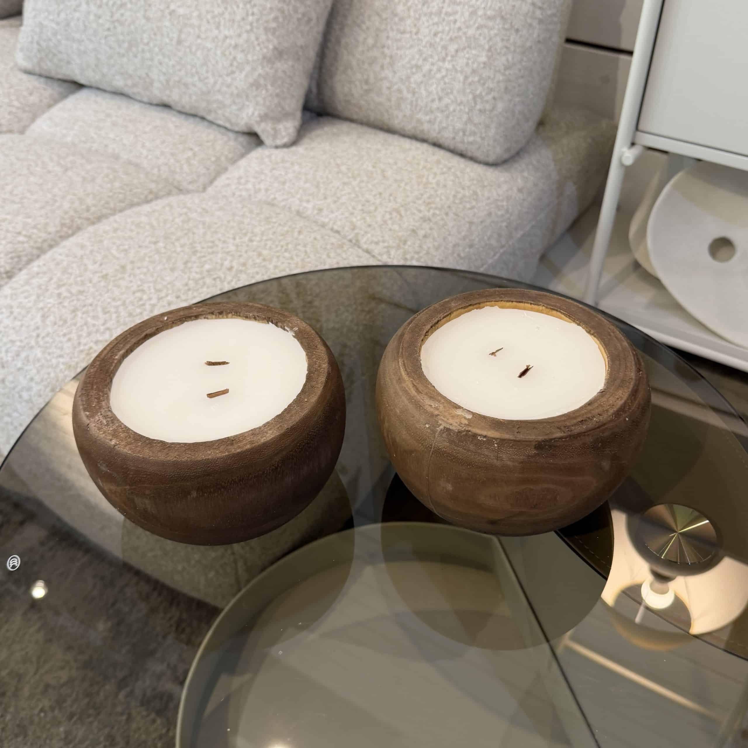 נר לבן בקערת עץ 16/9 דגם סופיה