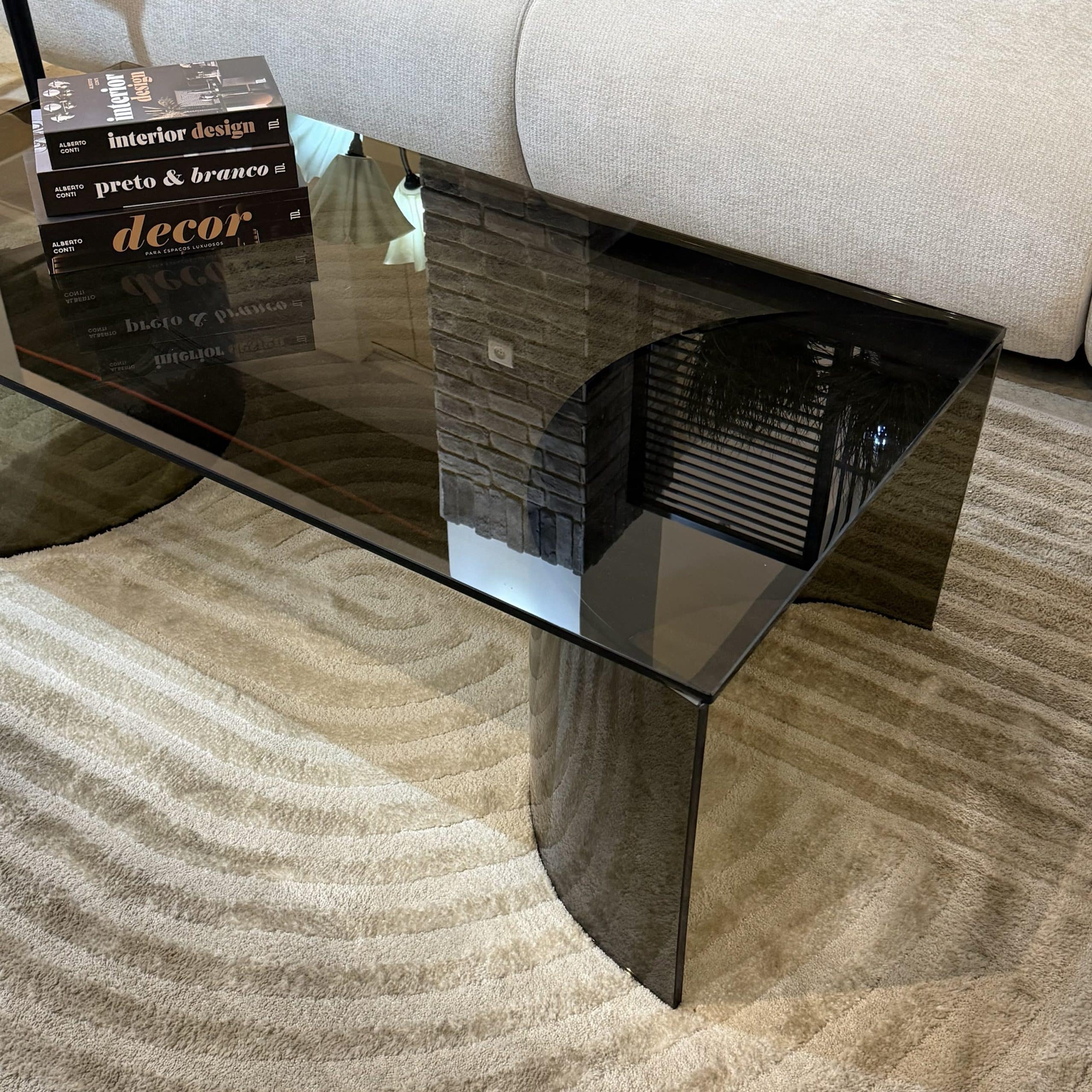 שולחן סלון מעוצב מלבני זכוכית חומה רגלי חצאי עיגול דגם פלור שולחן סלון מעוצב מלבני זכוכית חומה רגלי חצאי עיגול דגם פלור