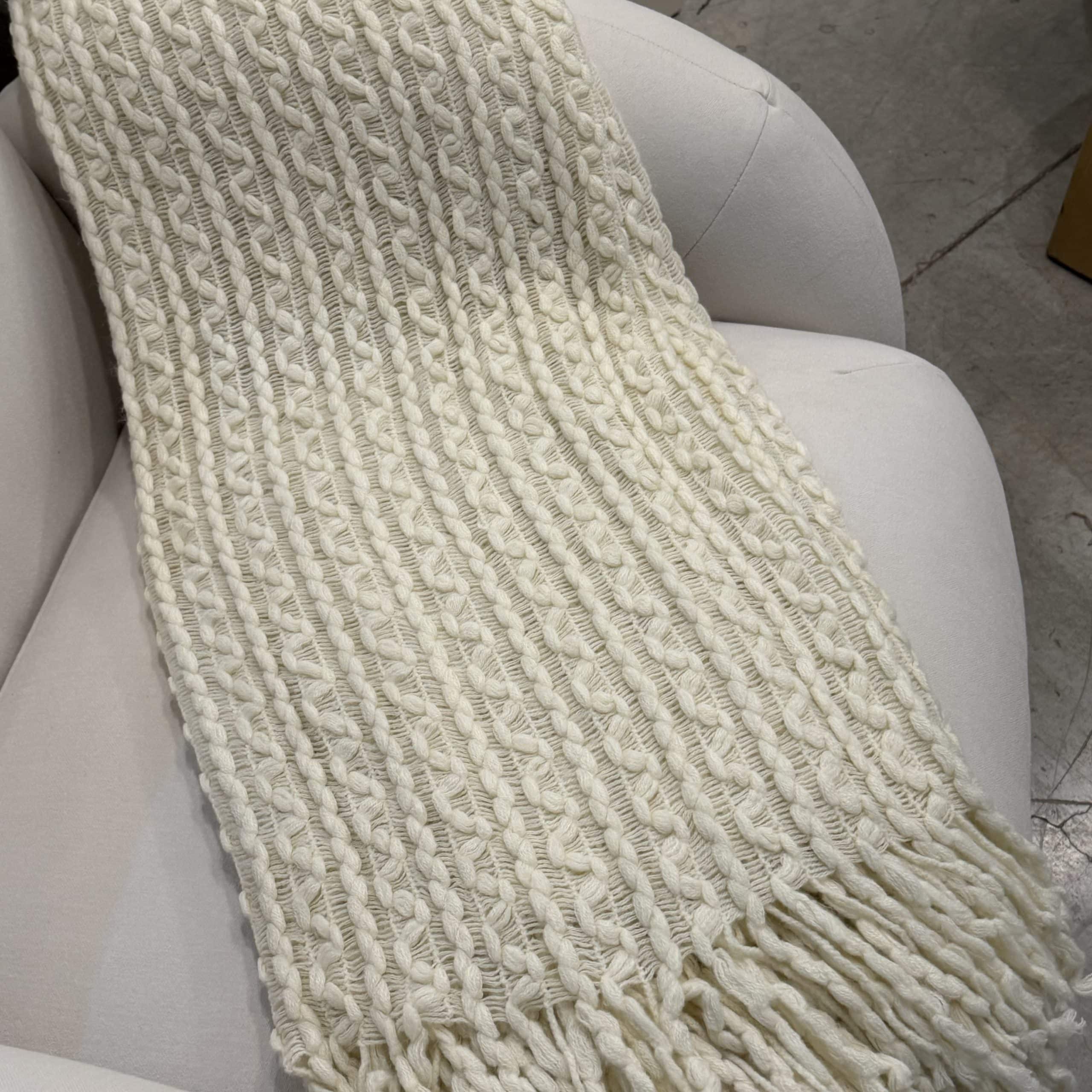 שמיכה כרבולית קלוע שמנת 130/170 ס״מ דגם סופיה