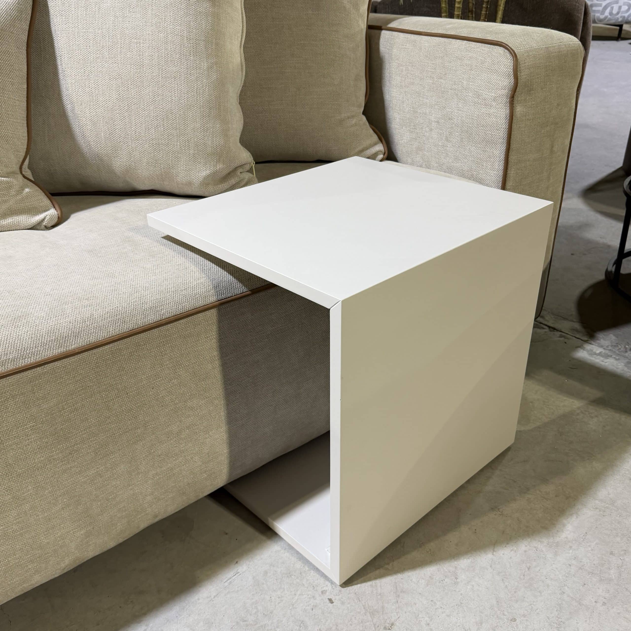 נשכן מעוצב דגם סקוואר גוון שמנת אמורפי - חיסול עודפים!!