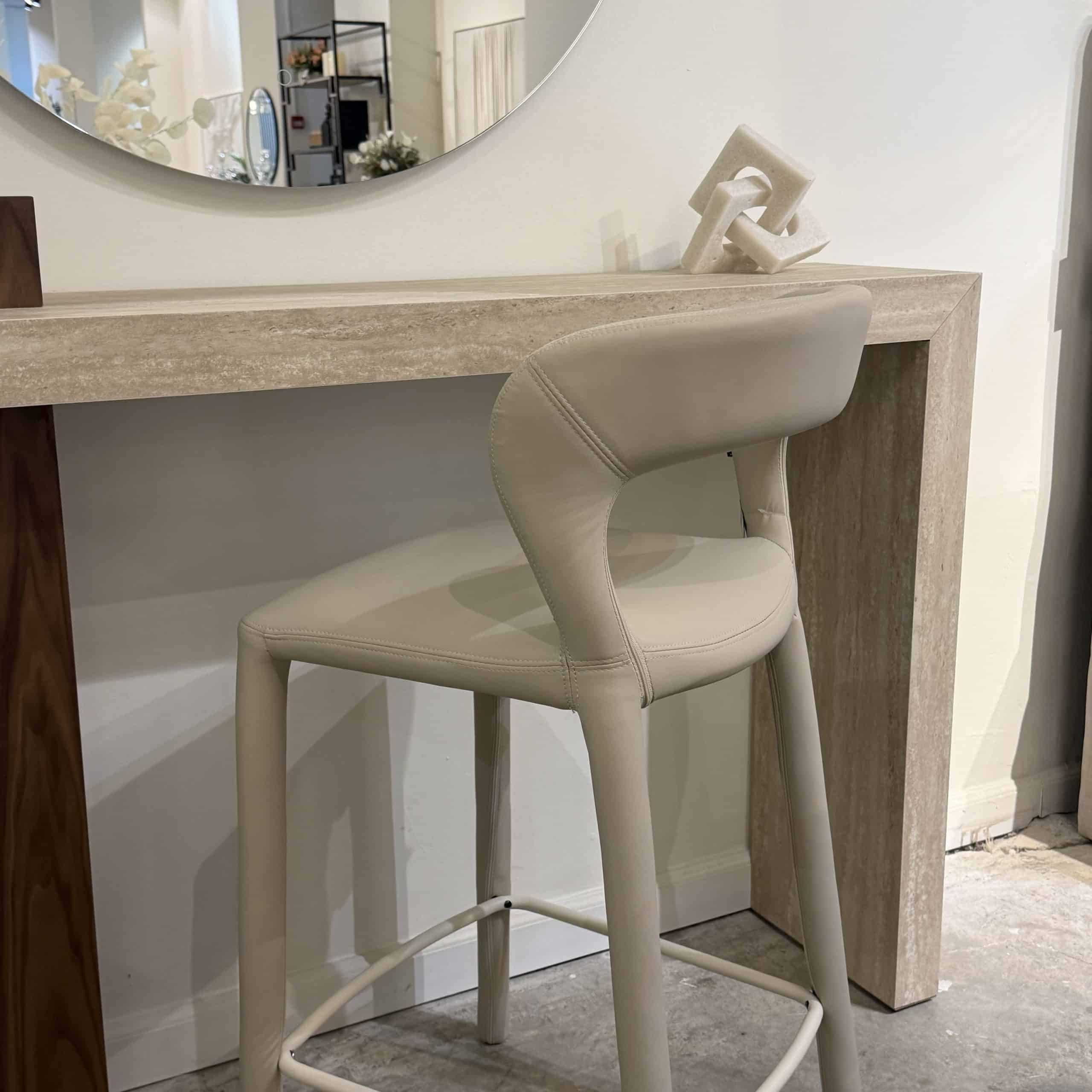 כיסא בר יוקרתי נורד דמוי עור אבן דגם סופיטל - אחרונים במלאי!!