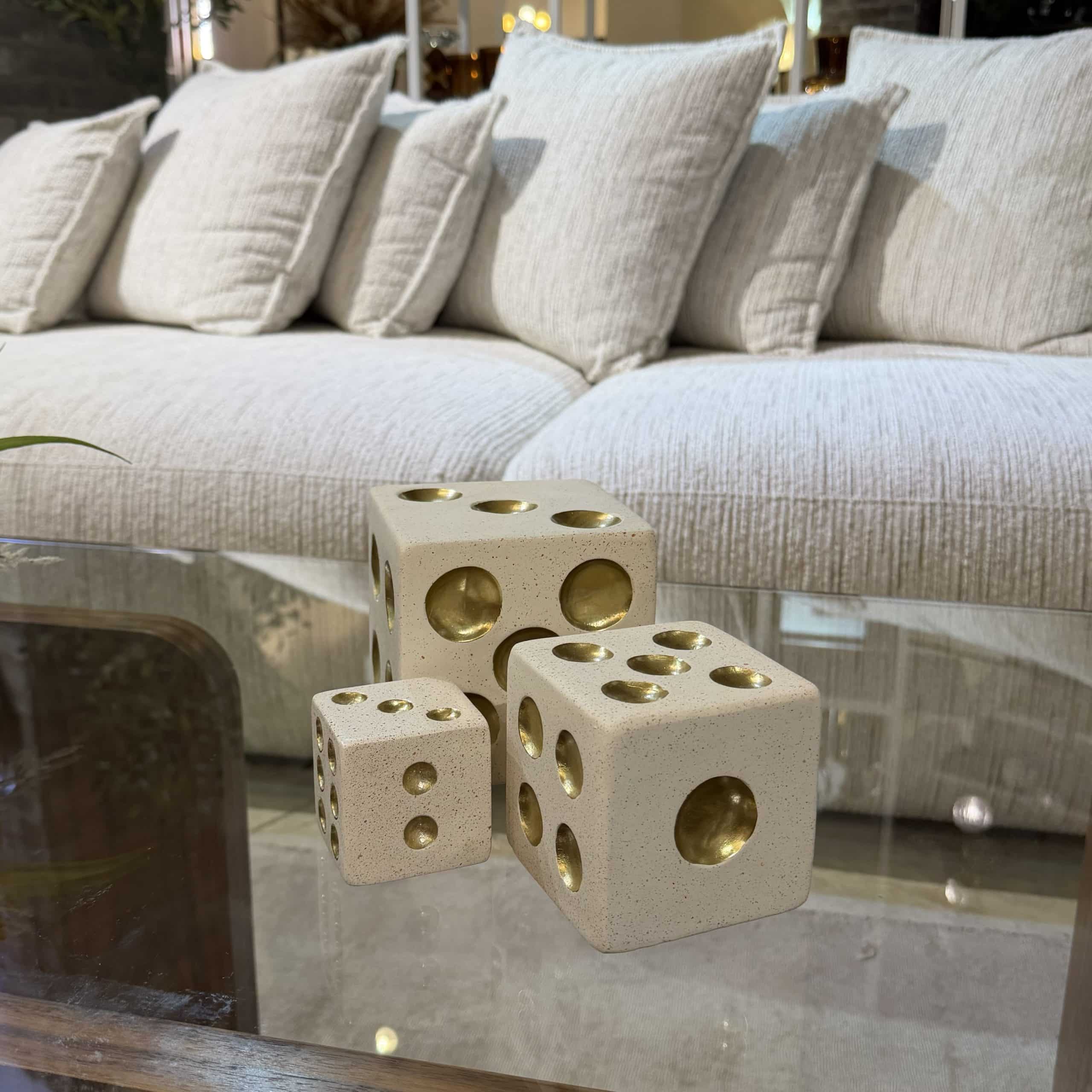 סט 3 קוביות דקורטיביות לבן וזהב דגם סופיה