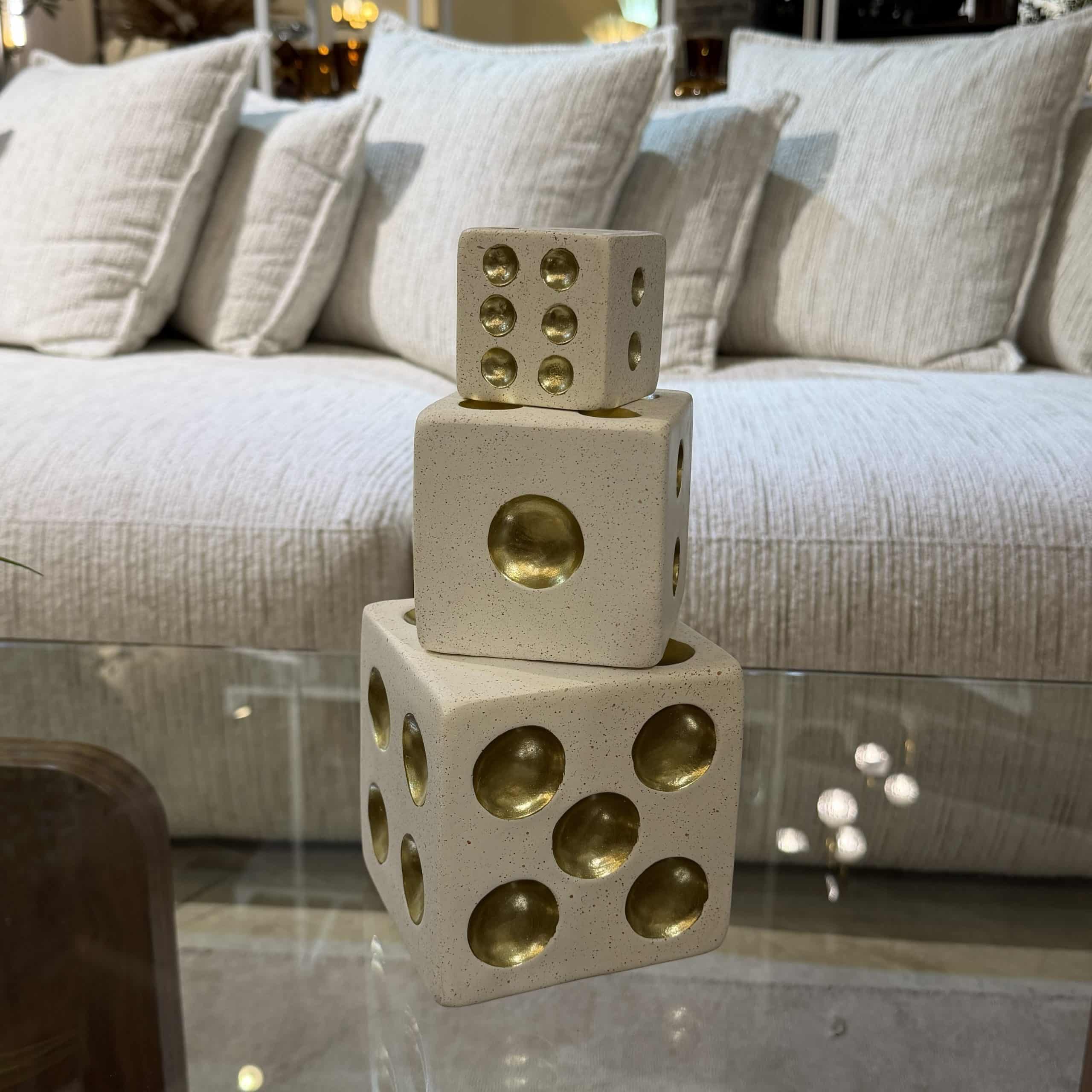 סט 3 קוביות דקורטיביות לבן וזהב דגם סופיה